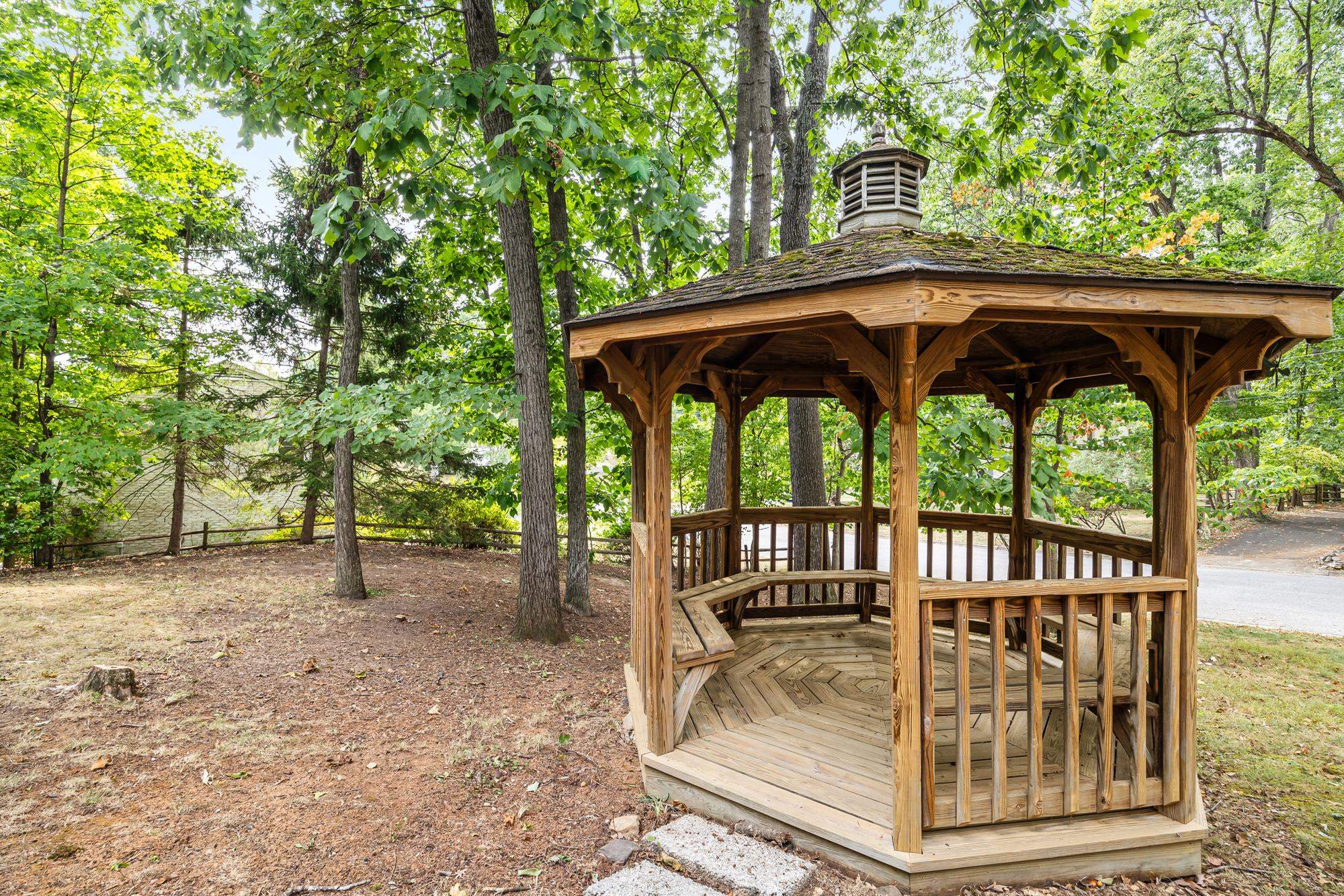 426 WINDEMERE DR, STAUNTON, Virginia 24401, 4 Bedrooms Bedrooms, ,2 BathroomsBathrooms,Residential,426 WINDEMERE DR,681879 MLS # 681879