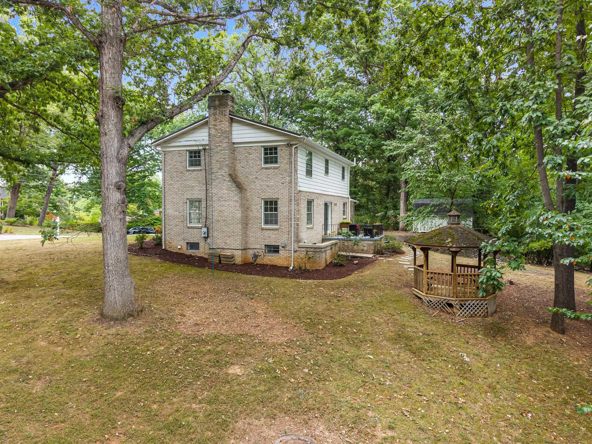 426 WINDEMERE DR, STAUNTON, Virginia 24401, 4 Bedrooms Bedrooms, ,2 BathroomsBathrooms,Residential,426 WINDEMERE DR,681879 MLS # 681879