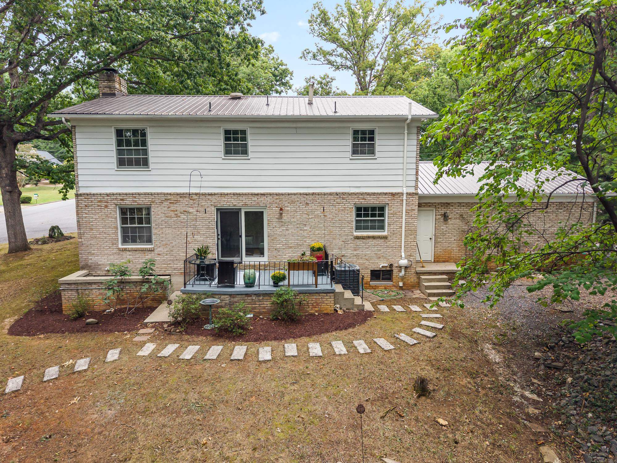 426 WINDEMERE DR, STAUNTON, Virginia 24401, 4 Bedrooms Bedrooms, ,2 BathroomsBathrooms,Residential,426 WINDEMERE DR,681879 MLS # 681879