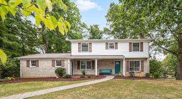 426 WINDEMERE DR, STAUNTON, Virginia 24401, 4 Bedrooms Bedrooms, ,2 BathroomsBathrooms,Residential,426 WINDEMERE DR,681879 MLS # 681879