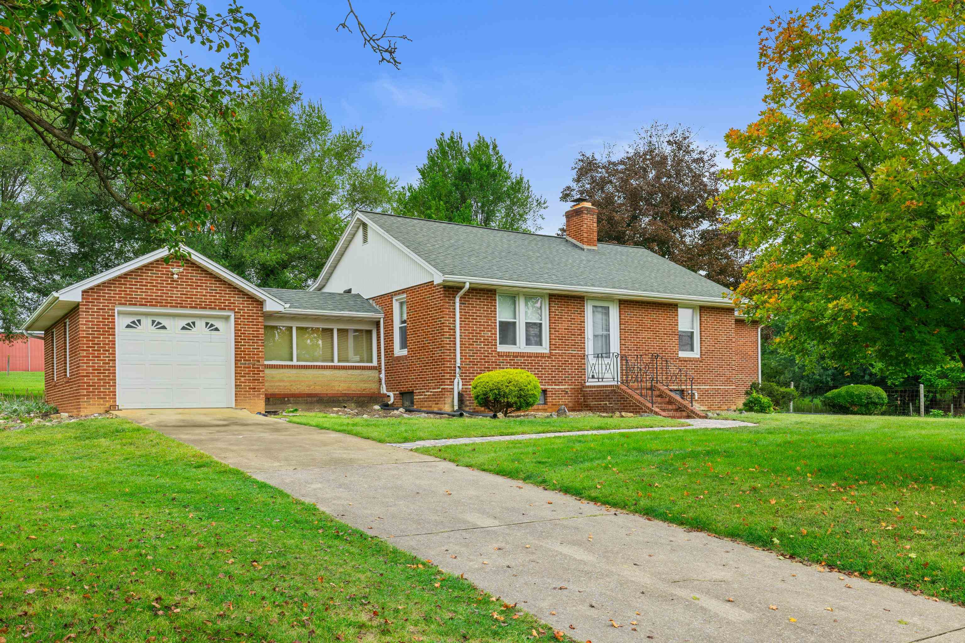 8635 NORTH VALLEY PIKE, ROCKINGHAM, Virginia 22802, 3 Bedrooms Bedrooms, ,1 BathroomBathrooms,Residential,8635 NORTH VALLEY PIKE,681881 MLS # 681881 8635 NORTH VALLEY PIKE, ROCKINGHAM, Virginia 22802, 3 Bedrooms Bedrooms, ,1 BathroomBathrooms,Residential,8635 NORTH VALLEY PIKE,681881 MLS # 681881
