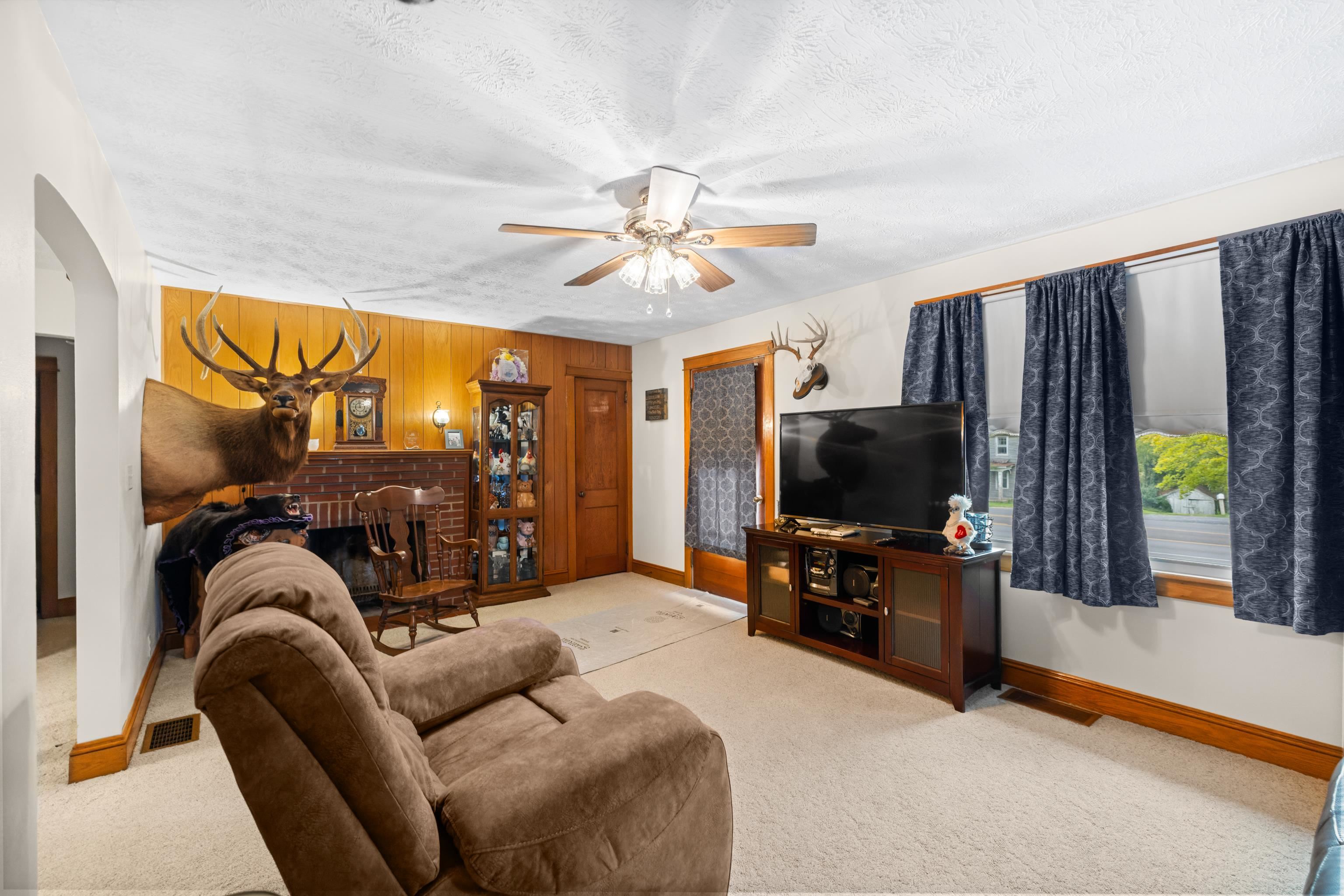 8635 NORTH VALLEY PIKE, ROCKINGHAM, Virginia 22802, 3 Bedrooms Bedrooms, ,1 BathroomBathrooms,Residential,8635 NORTH VALLEY PIKE,681881 MLS # 681881 8635 NORTH VALLEY PIKE, ROCKINGHAM, Virginia 22802, 3 Bedrooms Bedrooms, ,1 BathroomBathrooms,Residential,8635 NORTH VALLEY PIKE,681881 MLS # 681881