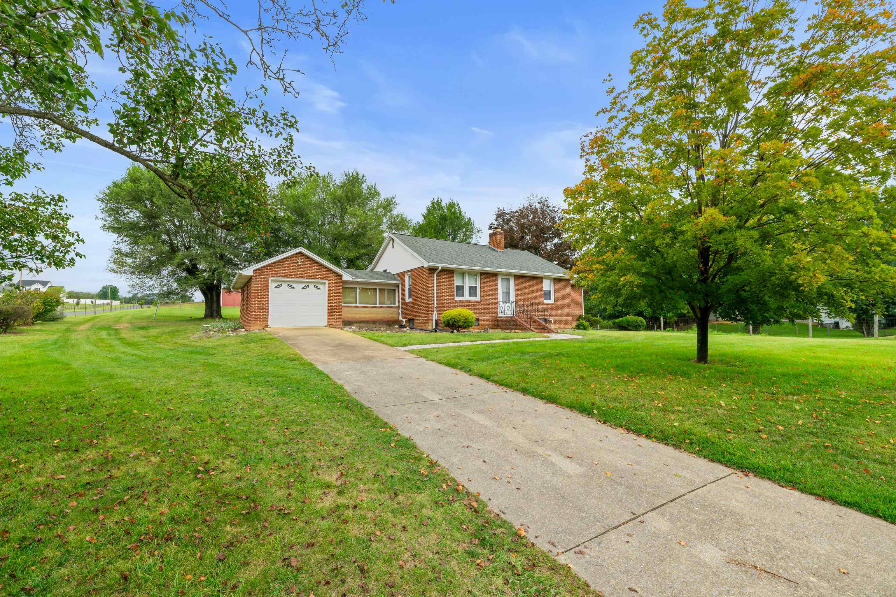 8635 NORTH VALLEY PIKE, ROCKINGHAM, Virginia 22802, 3 Bedrooms Bedrooms, ,1 BathroomBathrooms,Residential,8635 NORTH VALLEY PIKE,681881 MLS # 681881 8635 NORTH VALLEY PIKE, ROCKINGHAM, Virginia 22802, 3 Bedrooms Bedrooms, ,1 BathroomBathrooms,Residential,8635 NORTH VALLEY PIKE,681881 MLS # 681881