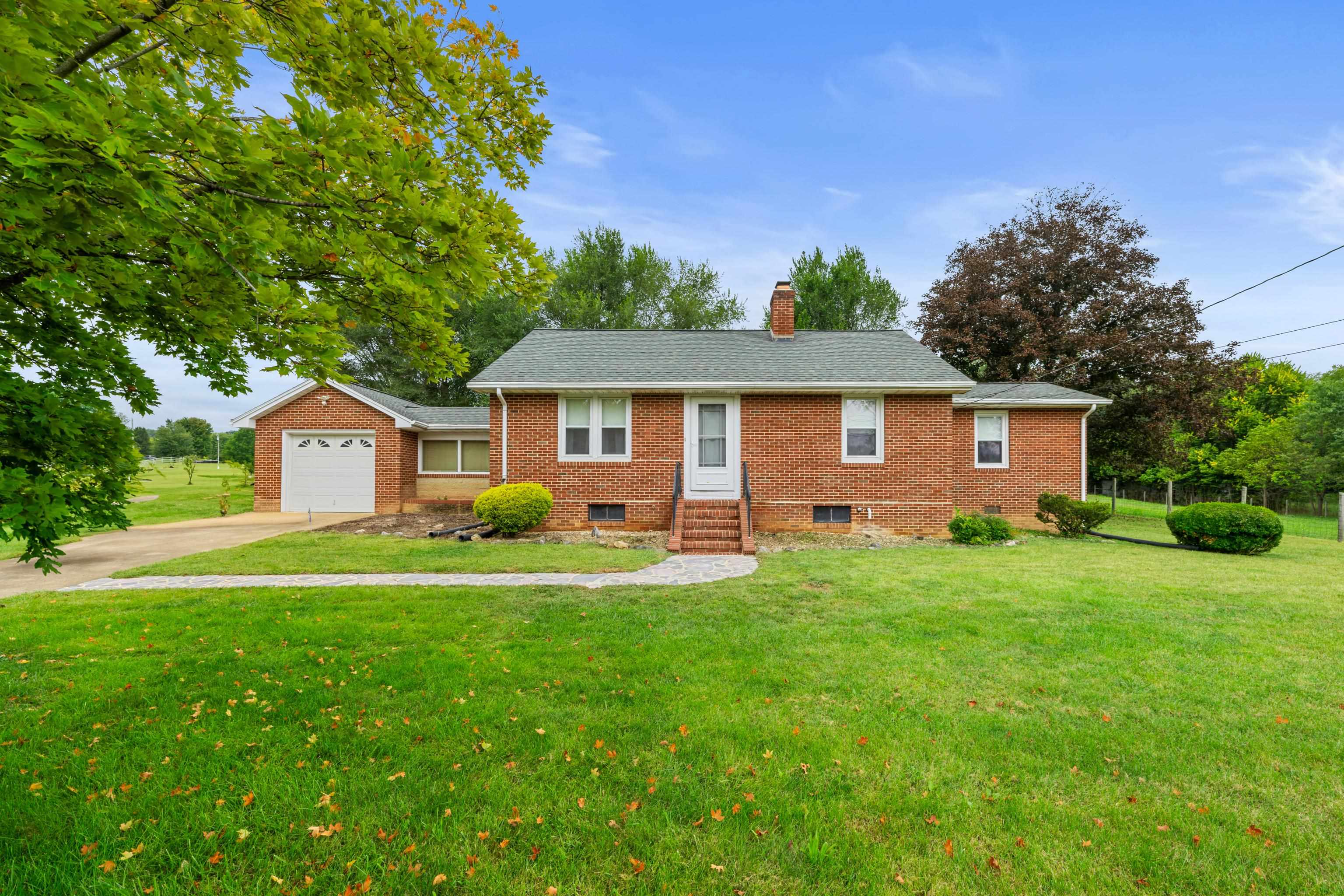 8635 NORTH VALLEY PIKE, ROCKINGHAM, Virginia 22802, 3 Bedrooms Bedrooms, ,1 BathroomBathrooms,Residential,8635 NORTH VALLEY PIKE,681881 MLS # 681881 8635 NORTH VALLEY PIKE, ROCKINGHAM, Virginia 22802, 3 Bedrooms Bedrooms, ,1 BathroomBathrooms,Residential,8635 NORTH VALLEY PIKE,681881 MLS # 681881