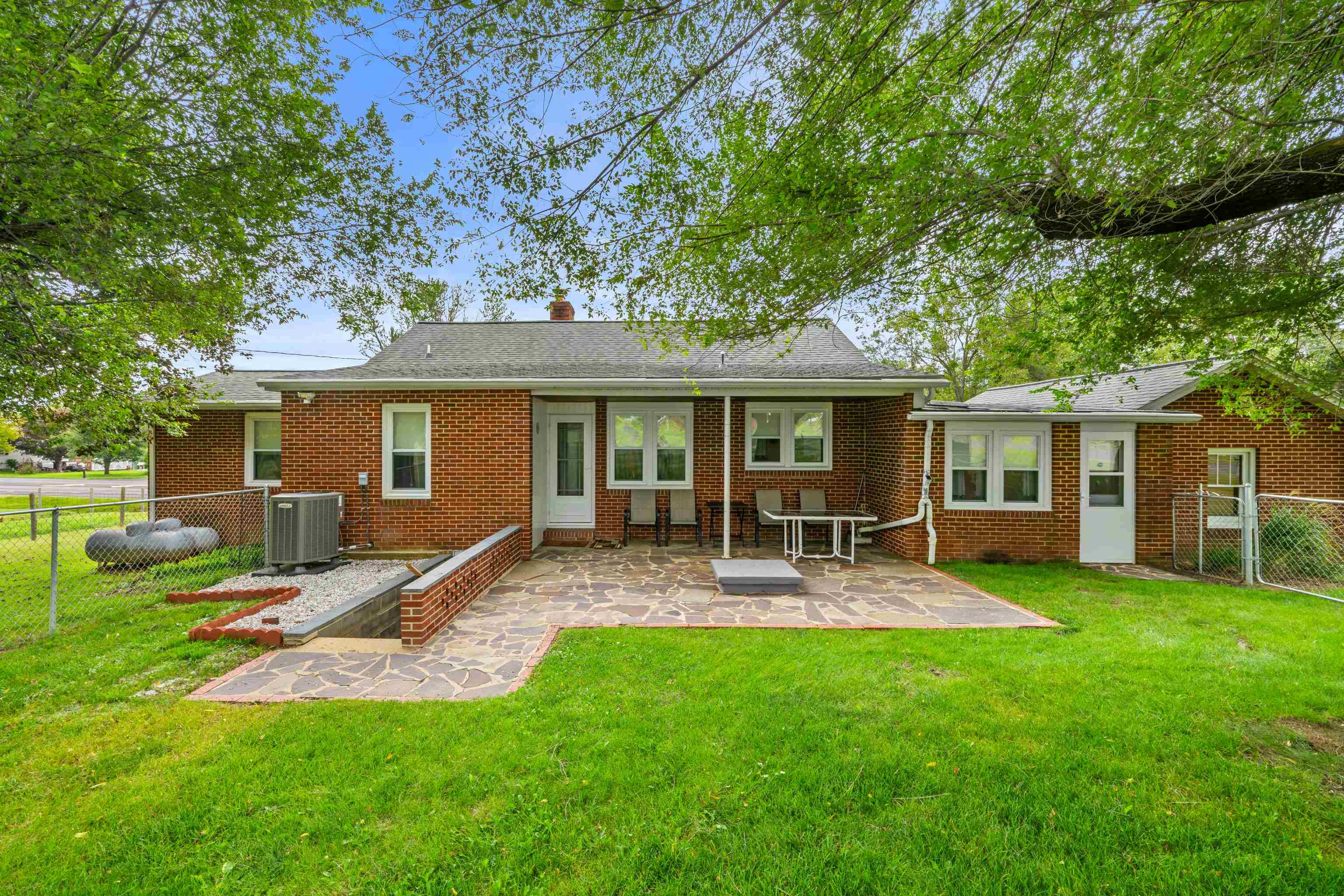 8635 NORTH VALLEY PIKE, ROCKINGHAM, Virginia 22802, 3 Bedrooms Bedrooms, ,1 BathroomBathrooms,Residential,8635 NORTH VALLEY PIKE,681881 MLS # 681881 8635 NORTH VALLEY PIKE, ROCKINGHAM, Virginia 22802, 3 Bedrooms Bedrooms, ,1 BathroomBathrooms,Residential,8635 NORTH VALLEY PIKE,681881 MLS # 681881