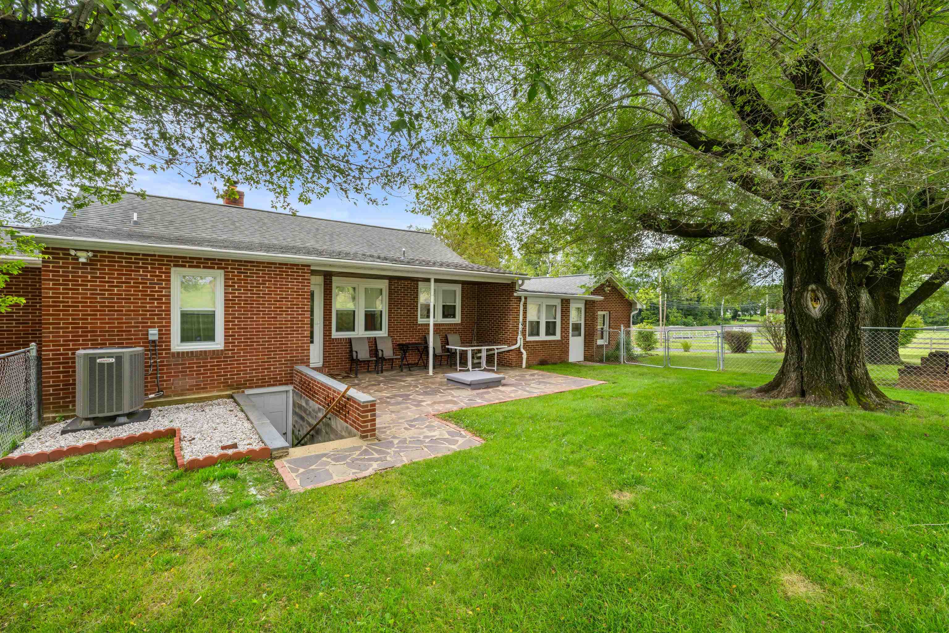 8635 NORTH VALLEY PIKE, ROCKINGHAM, Virginia 22802, 3 Bedrooms Bedrooms, ,1 BathroomBathrooms,Residential,8635 NORTH VALLEY PIKE,681881 MLS # 681881 8635 NORTH VALLEY PIKE, ROCKINGHAM, Virginia 22802, 3 Bedrooms Bedrooms, ,1 BathroomBathrooms,Residential,8635 NORTH VALLEY PIKE,681881 MLS # 681881