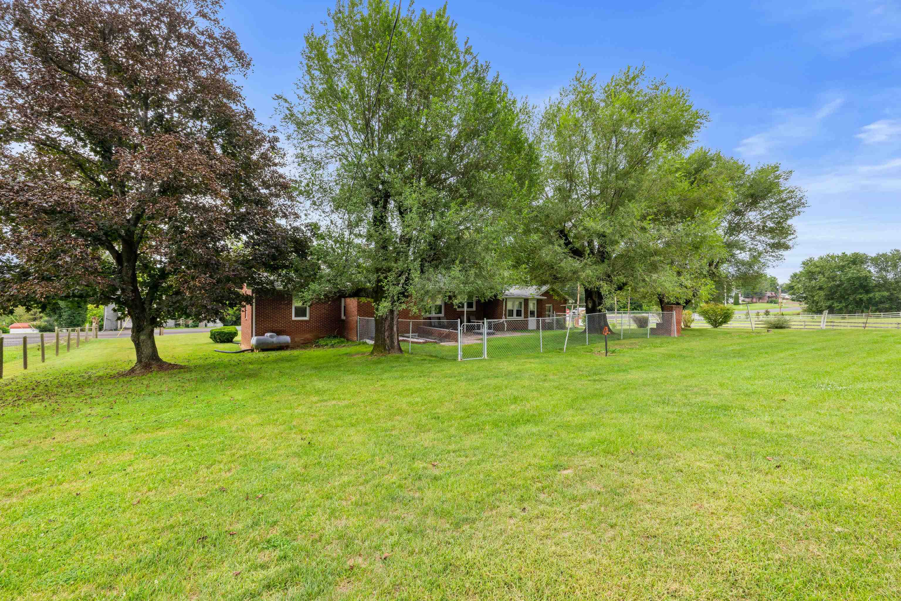 8635 NORTH VALLEY PIKE, ROCKINGHAM, Virginia 22802, 3 Bedrooms Bedrooms, ,1 BathroomBathrooms,Residential,8635 NORTH VALLEY PIKE,681881 MLS # 681881 8635 NORTH VALLEY PIKE, ROCKINGHAM, Virginia 22802, 3 Bedrooms Bedrooms, ,1 BathroomBathrooms,Residential,8635 NORTH VALLEY PIKE,681881 MLS # 681881
