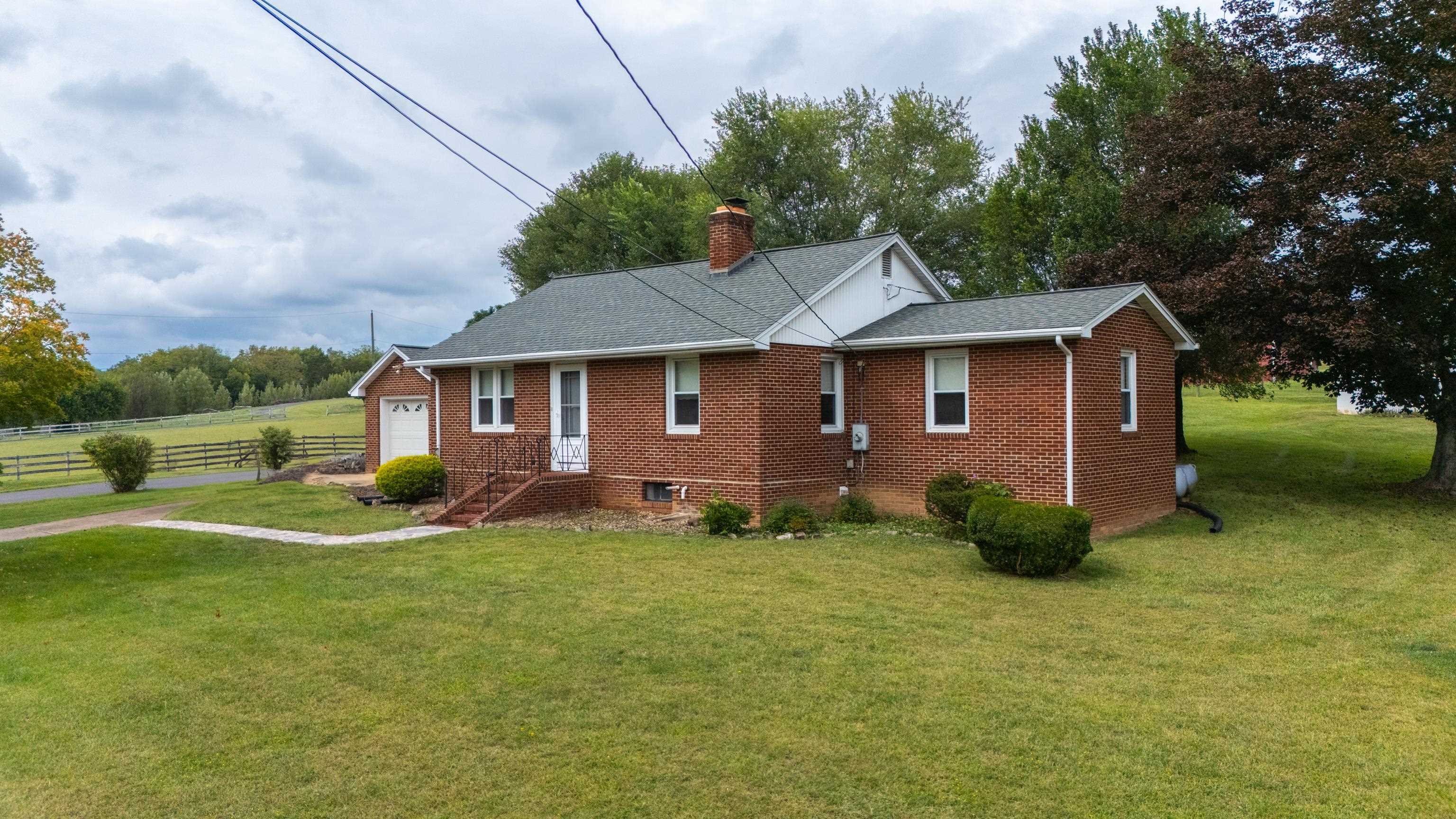 8635 NORTH VALLEY PIKE, ROCKINGHAM, Virginia 22802, 3 Bedrooms Bedrooms, ,1 BathroomBathrooms,Residential,8635 NORTH VALLEY PIKE,681881 MLS # 681881 8635 NORTH VALLEY PIKE, ROCKINGHAM, Virginia 22802, 3 Bedrooms Bedrooms, ,1 BathroomBathrooms,Residential,8635 NORTH VALLEY PIKE,681881 MLS # 681881