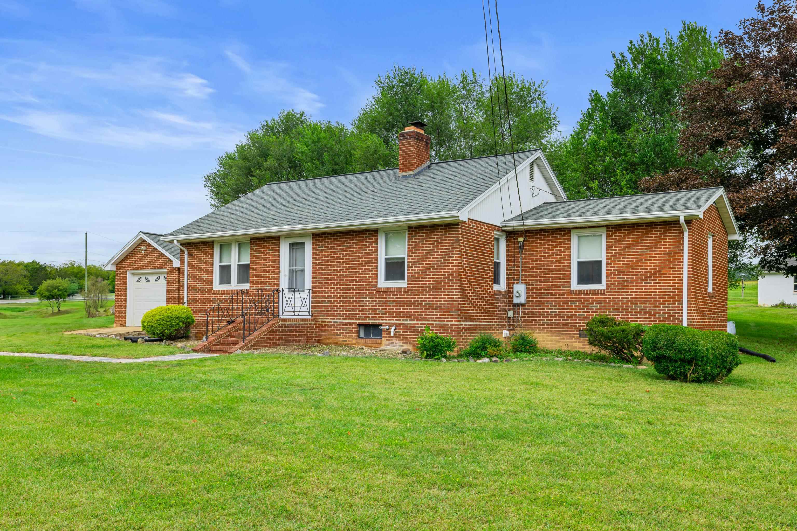 8635 NORTH VALLEY PIKE, ROCKINGHAM, Virginia 22802, 3 Bedrooms Bedrooms, ,1 BathroomBathrooms,Residential,8635 NORTH VALLEY PIKE,681881 MLS # 681881 8635 NORTH VALLEY PIKE, ROCKINGHAM, Virginia 22802, 3 Bedrooms Bedrooms, ,1 BathroomBathrooms,Residential,8635 NORTH VALLEY PIKE,681881 MLS # 681881