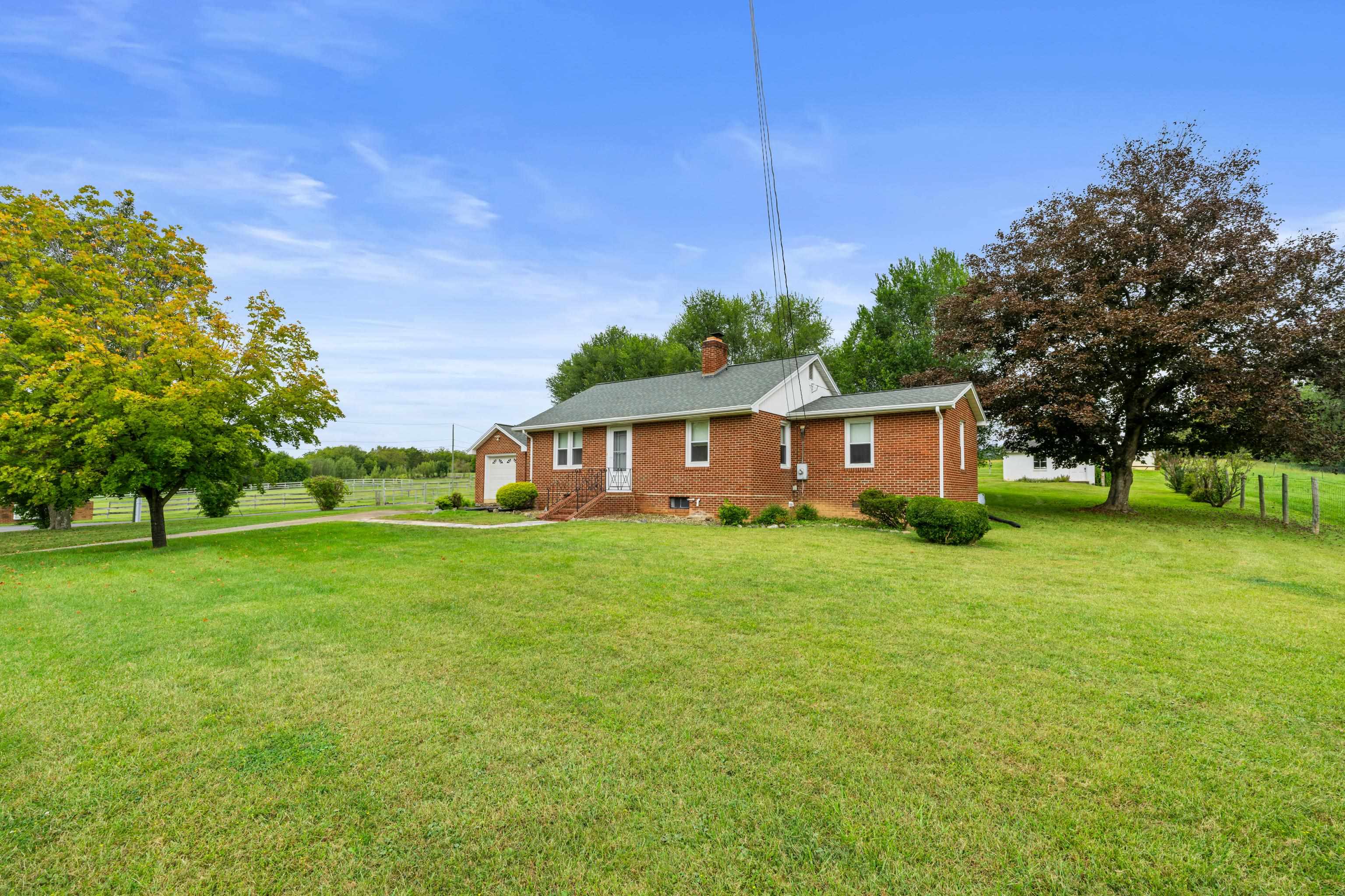 8635 NORTH VALLEY PIKE, ROCKINGHAM, Virginia 22802, 3 Bedrooms Bedrooms, ,1 BathroomBathrooms,Residential,8635 NORTH VALLEY PIKE,681881 MLS # 681881 8635 NORTH VALLEY PIKE, ROCKINGHAM, Virginia 22802, 3 Bedrooms Bedrooms, ,1 BathroomBathrooms,Residential,8635 NORTH VALLEY PIKE,681881 MLS # 681881
