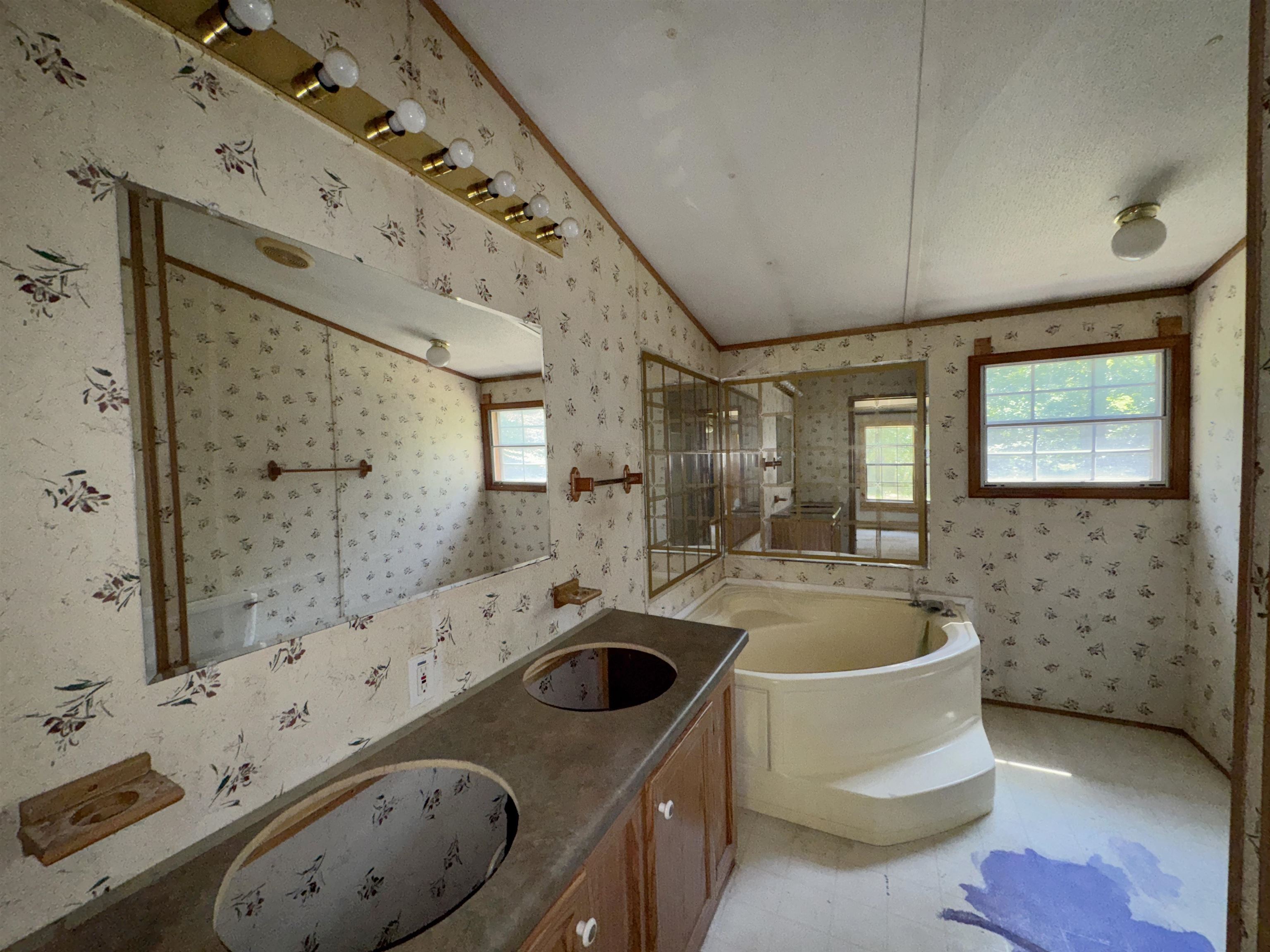 2515 ARLANDA LN, CHARLOTTESVILLE, Virginia 22911, 3 Bedrooms Bedrooms, ,2 BathroomsBathrooms,Residential,2515 ARLANDA LN,681884 MLS # 681884