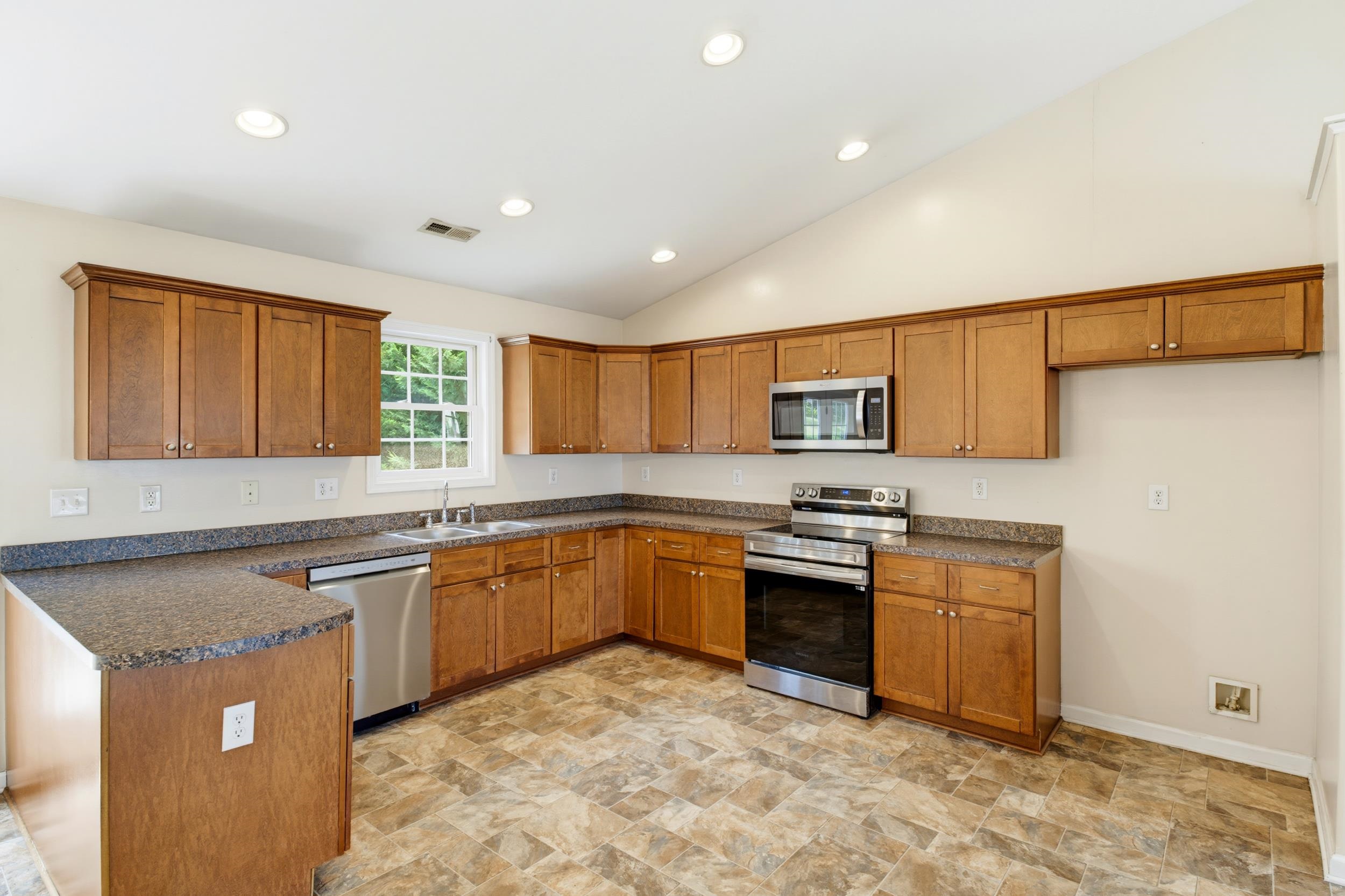 85 LOFTY CIR, STUARTS DRAFT, Virginia 24477, 4 Bedrooms Bedrooms, ,3 BathroomsBathrooms,Residential,85 LOFTY CIR,679674 MLS # 679674