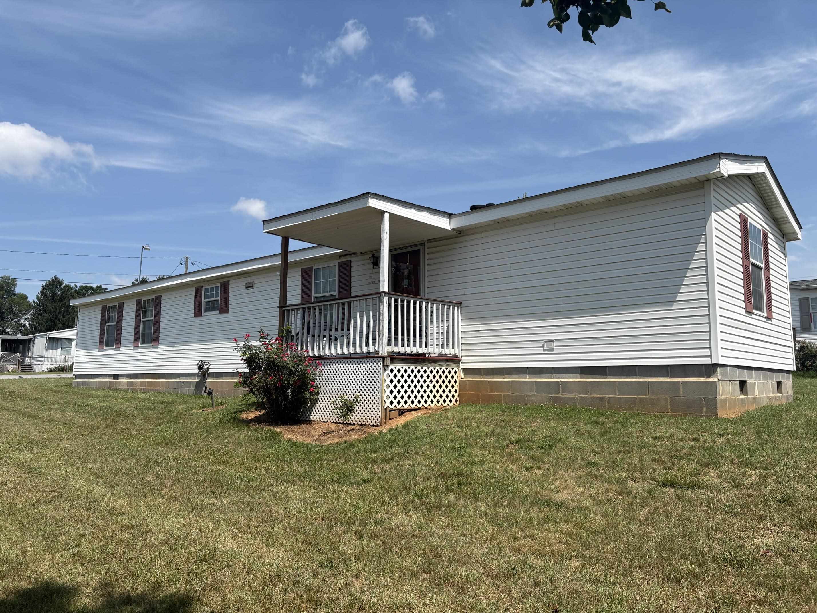 1701 HOPEMAN PKWY, WAYNESBORO, Virginia 22980, 2 Bedrooms Bedrooms, ,2 BathroomsBathrooms,Residential,1701 HOPEMAN PKWY,679711 MLS # 679711