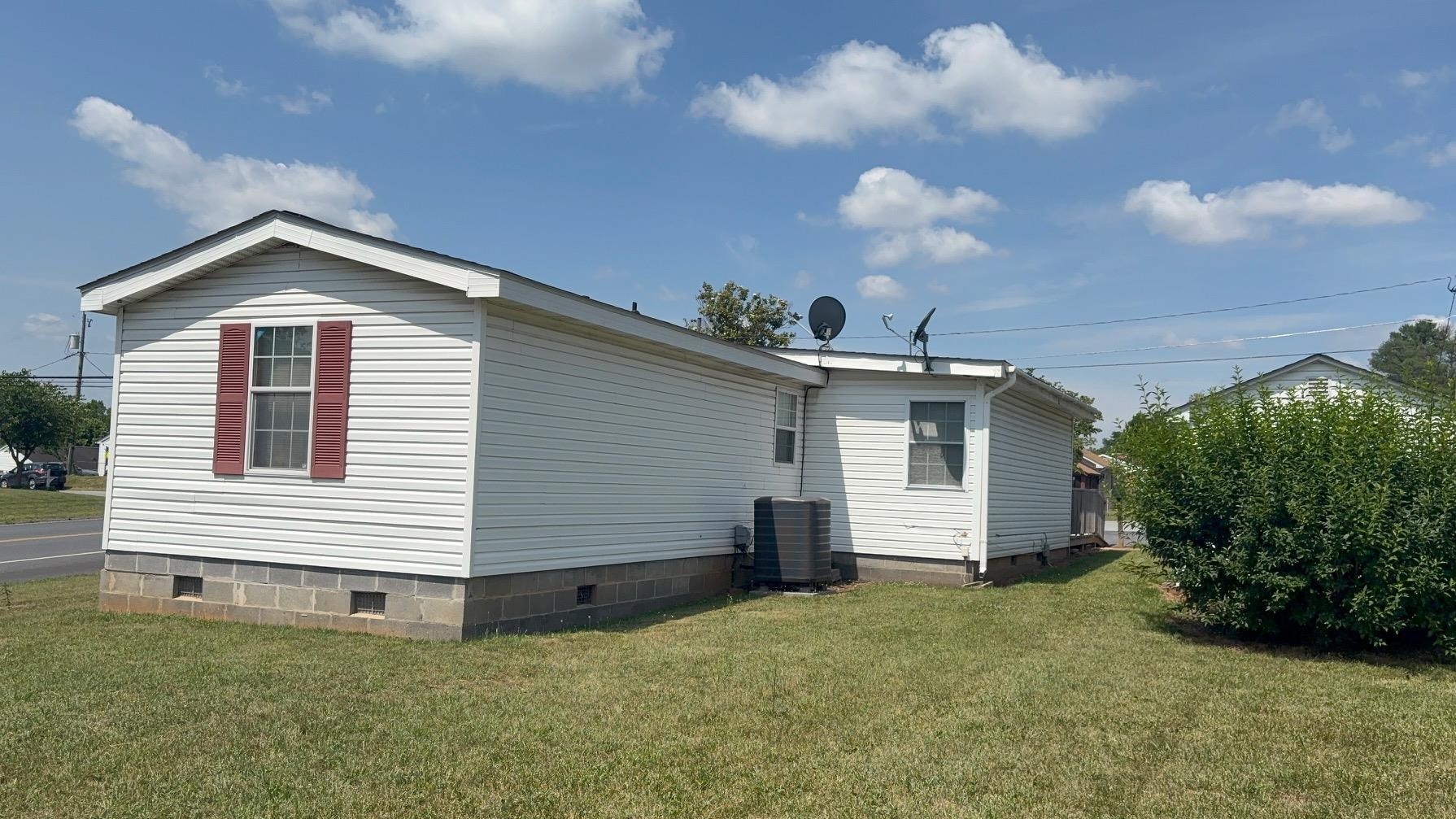 1701 HOPEMAN PKWY, WAYNESBORO, Virginia 22980, 2 Bedrooms Bedrooms, ,2 BathroomsBathrooms,Residential,1701 HOPEMAN PKWY,679711 MLS # 679711