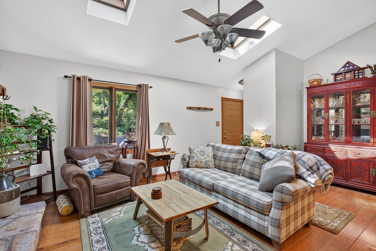 636 FLOWER DR, MCGAHEYSVILLE, Virginia 22840, 4 Bedrooms Bedrooms, ,2 BathroomsBathrooms,Residential,636 FLOWER DR,681820 MLS # 681820 636 FLOWER DR, MCGAHEYSVILLE, Virginia 22840, 4 Bedrooms Bedrooms, ,2 BathroomsBathrooms,Residential,636 FLOWER DR,681820 MLS # 681820