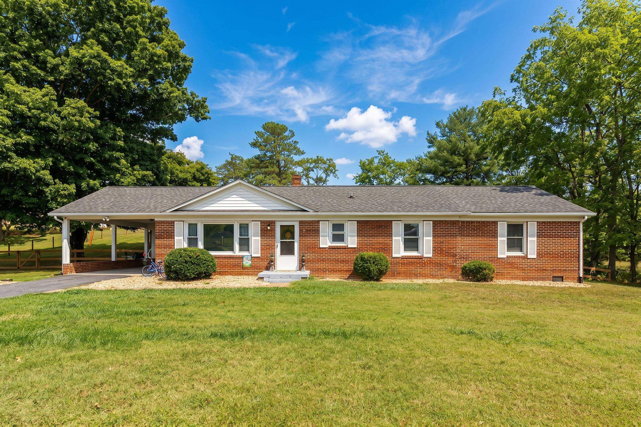 1333 MIDDLEBROOK RD, STAUNTON, Virginia 24401, 3 Bedrooms Bedrooms, ,2 BathroomsBathrooms,Residential,1333 MIDDLEBROOK RD,681886 MLS # 681886 1333 MIDDLEBROOK RD, STAUNTON, Virginia 24401, 3 Bedrooms Bedrooms, ,2 BathroomsBathrooms,Residential,1333 MIDDLEBROOK RD,681886 MLS # 681886