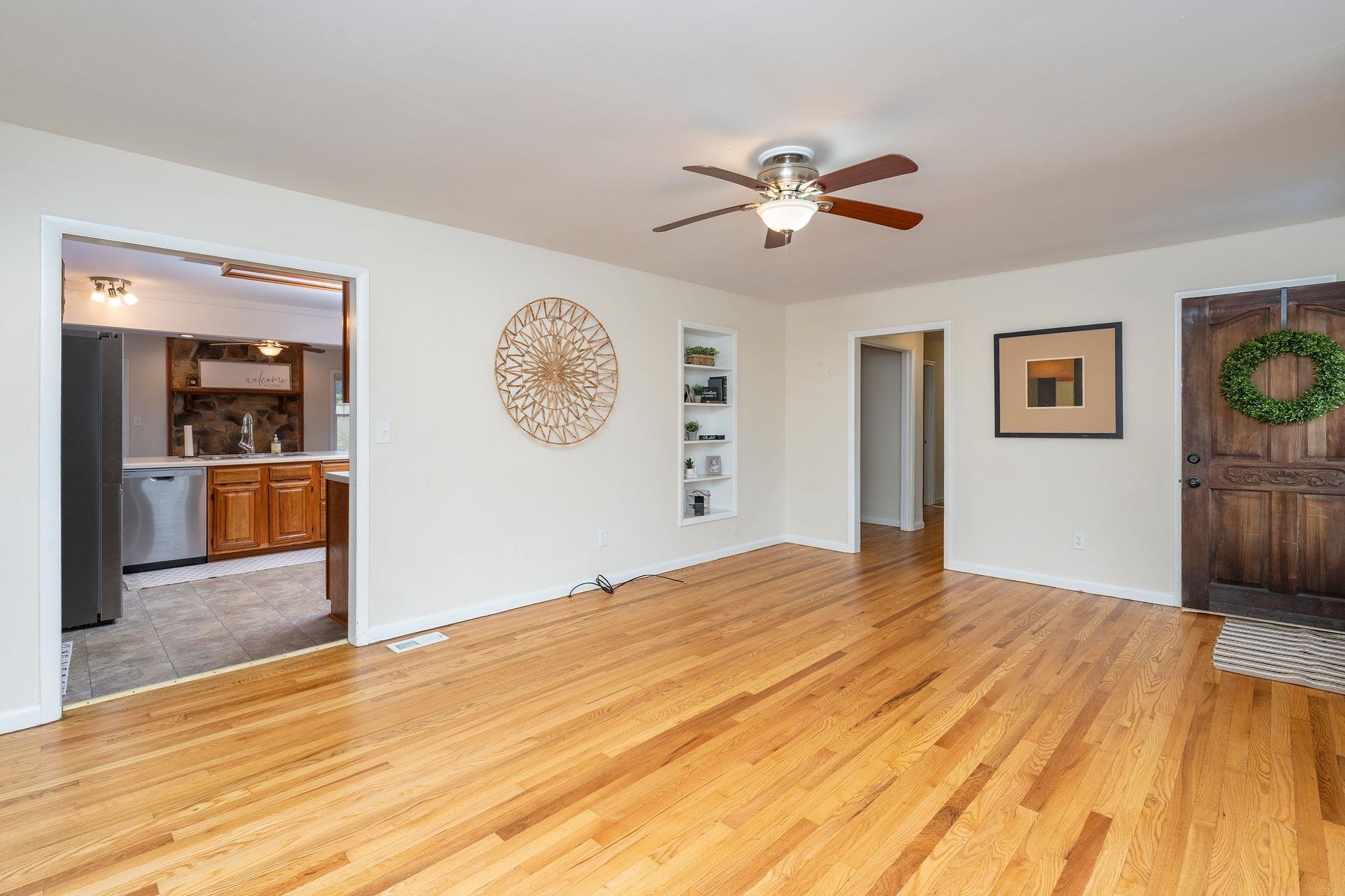 1333 MIDDLEBROOK RD, STAUNTON, Virginia 24401, 3 Bedrooms Bedrooms, ,2 BathroomsBathrooms,Residential,1333 MIDDLEBROOK RD,681886 MLS # 681886 1333 MIDDLEBROOK RD, STAUNTON, Virginia 24401, 3 Bedrooms Bedrooms, ,2 BathroomsBathrooms,Residential,1333 MIDDLEBROOK RD,681886 MLS # 681886