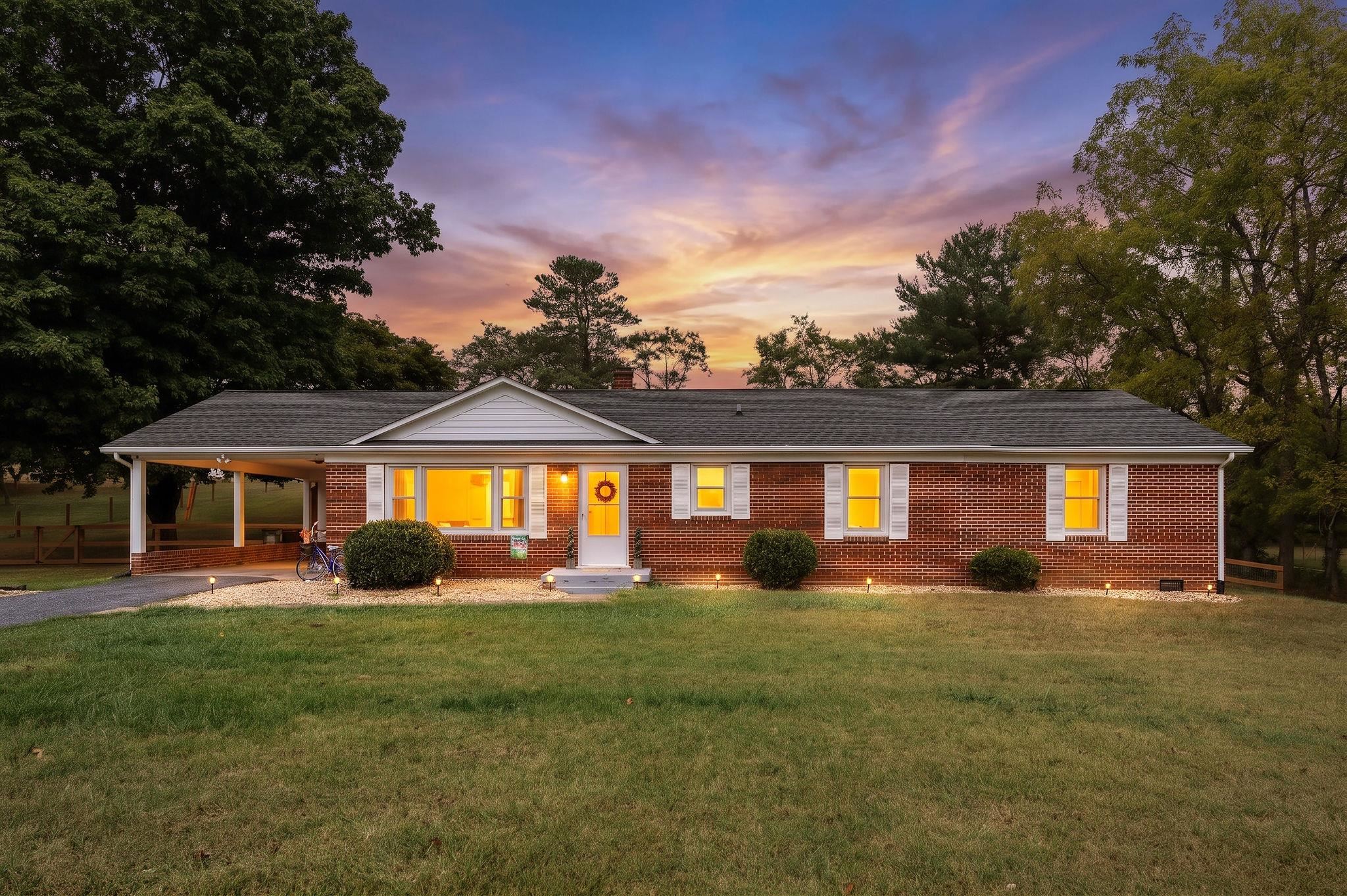 1333 MIDDLEBROOK RD, STAUNTON, Virginia 24401, 3 Bedrooms Bedrooms, ,2 BathroomsBathrooms,Residential,1333 MIDDLEBROOK RD,681886 MLS # 681886 1333 MIDDLEBROOK RD, STAUNTON, Virginia 24401, 3 Bedrooms Bedrooms, ,2 BathroomsBathrooms,Residential,1333 MIDDLEBROOK RD,681886 MLS # 681886