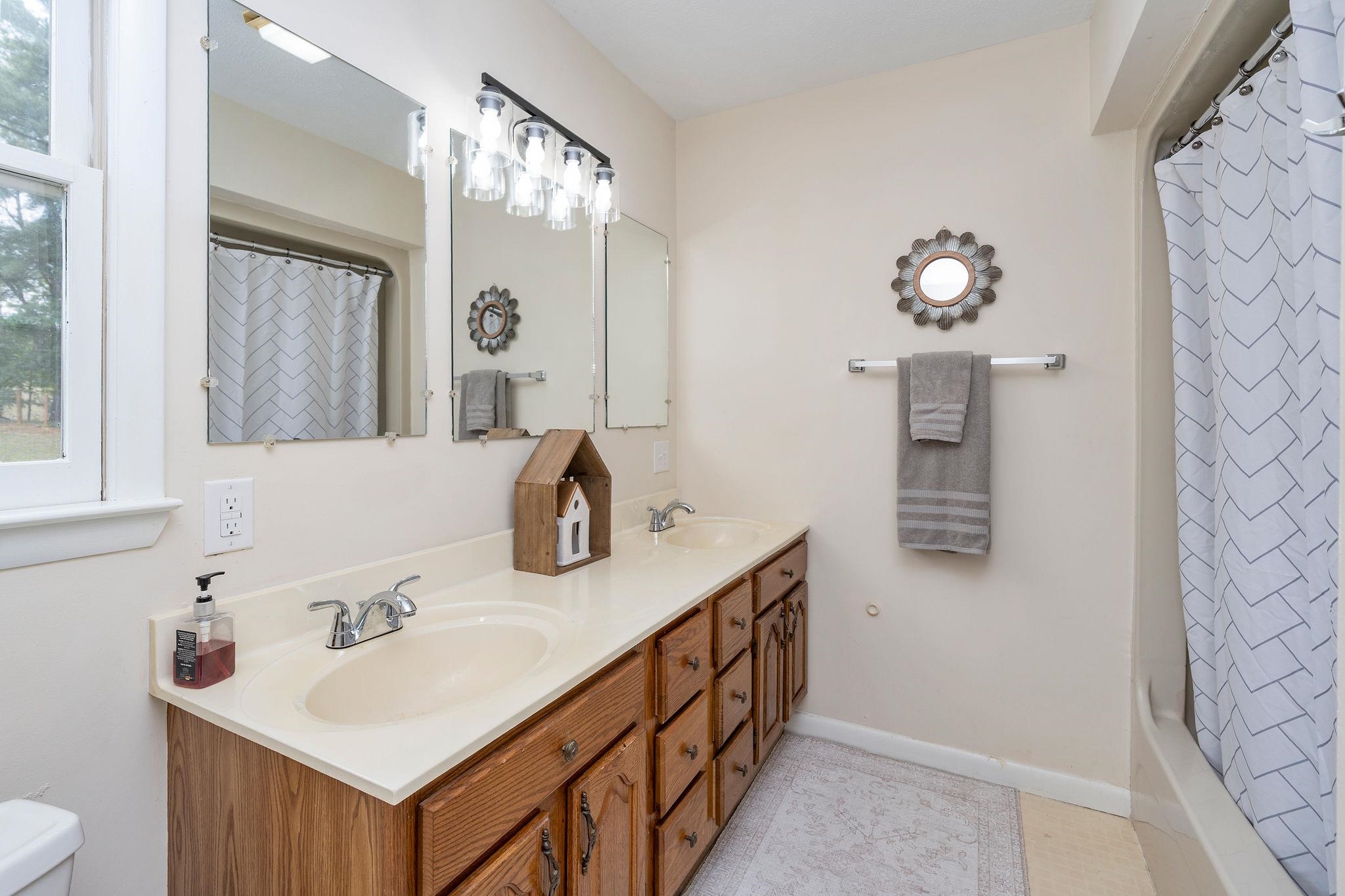 1333 MIDDLEBROOK RD, STAUNTON, Virginia 24401, 3 Bedrooms Bedrooms, ,2 BathroomsBathrooms,Residential,1333 MIDDLEBROOK RD,681886 MLS # 681886 1333 MIDDLEBROOK RD, STAUNTON, Virginia 24401, 3 Bedrooms Bedrooms, ,2 BathroomsBathrooms,Residential,1333 MIDDLEBROOK RD,681886 MLS # 681886