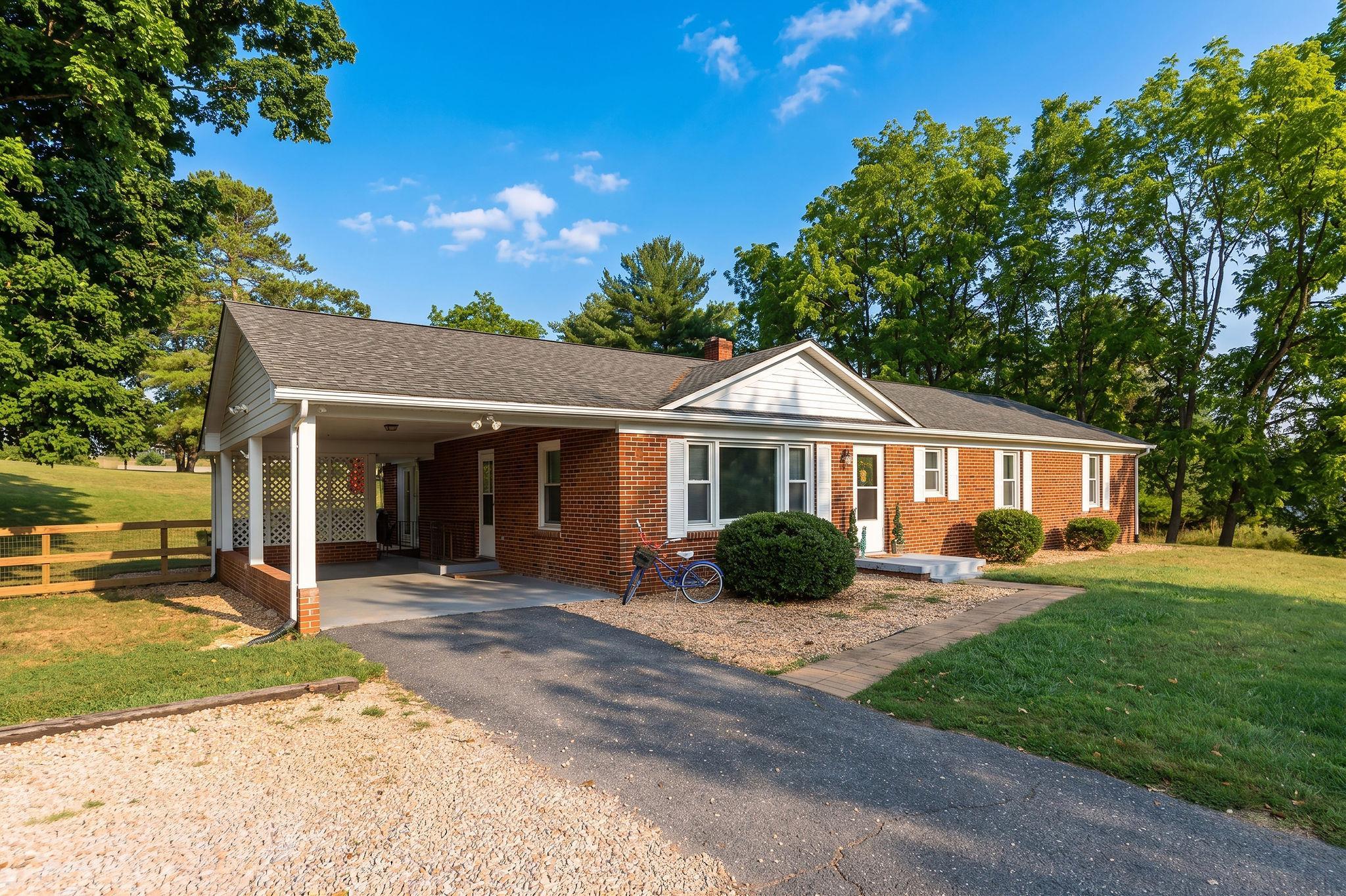 1333 MIDDLEBROOK RD, STAUNTON, Virginia 24401, 3 Bedrooms Bedrooms, ,2 BathroomsBathrooms,Residential,1333 MIDDLEBROOK RD,681886 MLS # 681886 1333 MIDDLEBROOK RD, STAUNTON, Virginia 24401, 3 Bedrooms Bedrooms, ,2 BathroomsBathrooms,Residential,1333 MIDDLEBROOK RD,681886 MLS # 681886