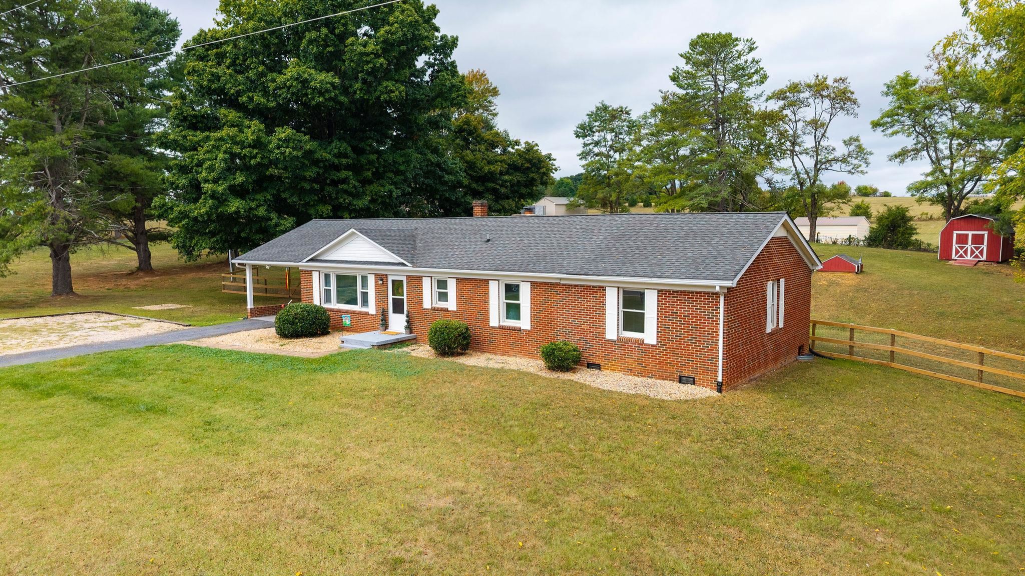 1333 MIDDLEBROOK RD, STAUNTON, Virginia 24401, 3 Bedrooms Bedrooms, ,2 BathroomsBathrooms,Residential,1333 MIDDLEBROOK RD,681886 MLS # 681886 1333 MIDDLEBROOK RD, STAUNTON, Virginia 24401, 3 Bedrooms Bedrooms, ,2 BathroomsBathrooms,Residential,1333 MIDDLEBROOK RD,681886 MLS # 681886