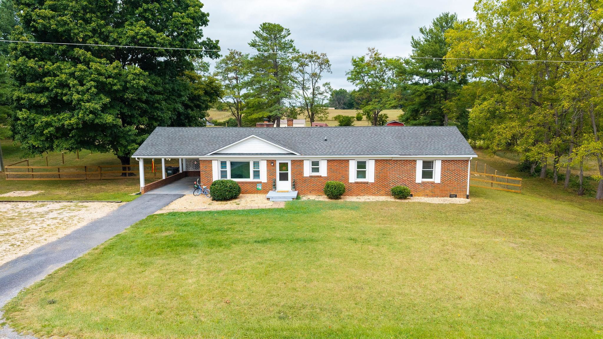1333 MIDDLEBROOK RD, STAUNTON, Virginia 24401, 3 Bedrooms Bedrooms, ,2 BathroomsBathrooms,Residential,1333 MIDDLEBROOK RD,681886 MLS # 681886 1333 MIDDLEBROOK RD, STAUNTON, Virginia 24401, 3 Bedrooms Bedrooms, ,2 BathroomsBathrooms,Residential,1333 MIDDLEBROOK RD,681886 MLS # 681886