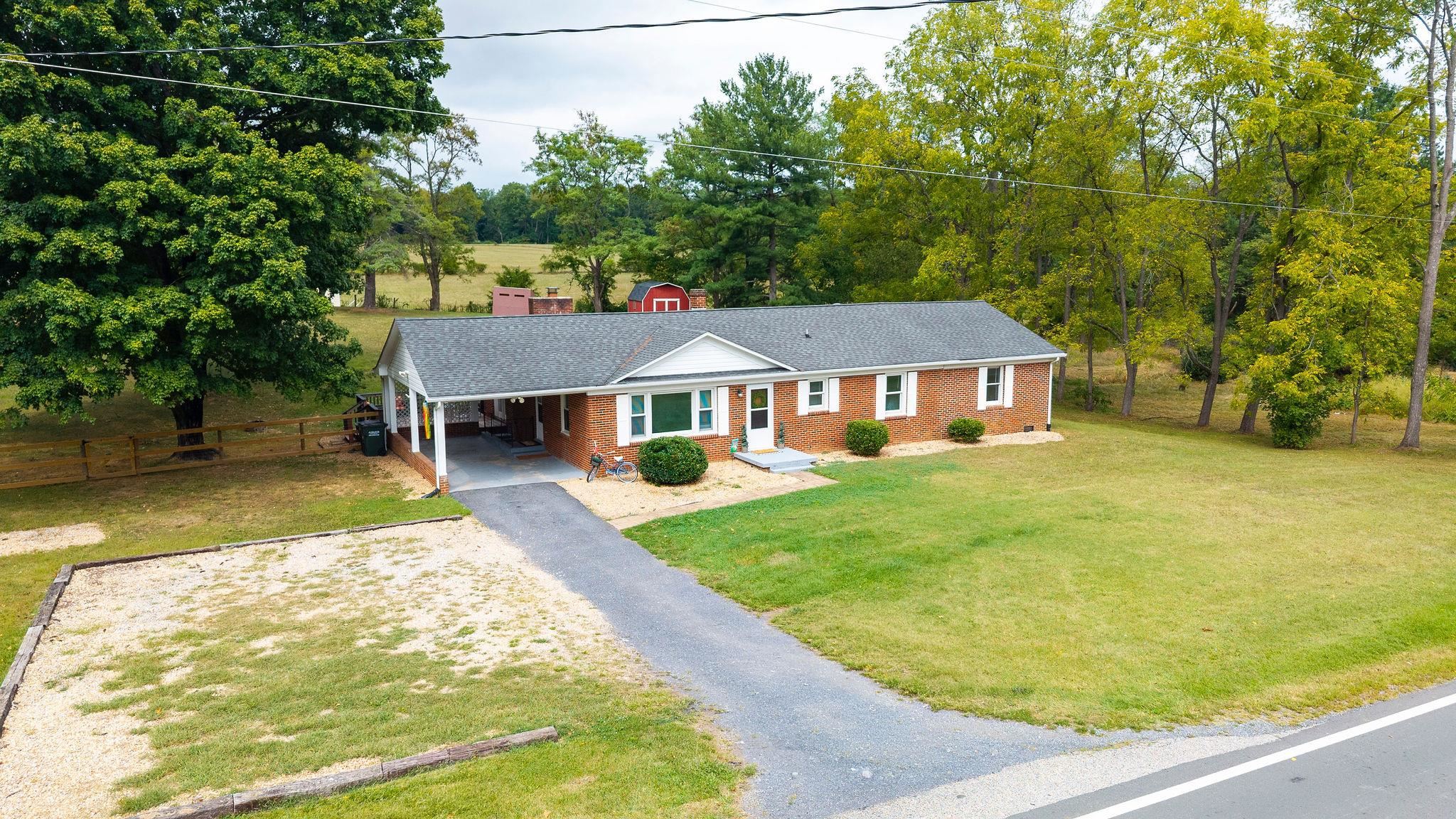 1333 MIDDLEBROOK RD, STAUNTON, Virginia 24401, 3 Bedrooms Bedrooms, ,2 BathroomsBathrooms,Residential,1333 MIDDLEBROOK RD,681886 MLS # 681886 1333 MIDDLEBROOK RD, STAUNTON, Virginia 24401, 3 Bedrooms Bedrooms, ,2 BathroomsBathrooms,Residential,1333 MIDDLEBROOK RD,681886 MLS # 681886