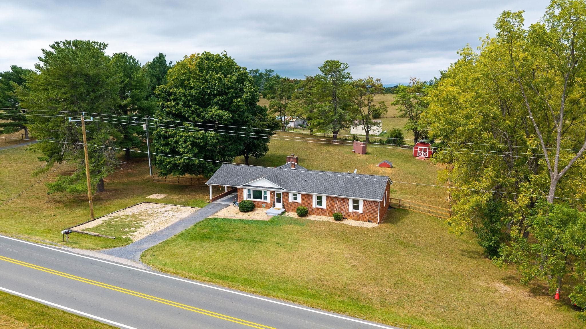 1333 MIDDLEBROOK RD, STAUNTON, Virginia 24401, 3 Bedrooms Bedrooms, ,2 BathroomsBathrooms,Residential,1333 MIDDLEBROOK RD,681886 MLS # 681886 1333 MIDDLEBROOK RD, STAUNTON, Virginia 24401, 3 Bedrooms Bedrooms, ,2 BathroomsBathrooms,Residential,1333 MIDDLEBROOK RD,681886 MLS # 681886