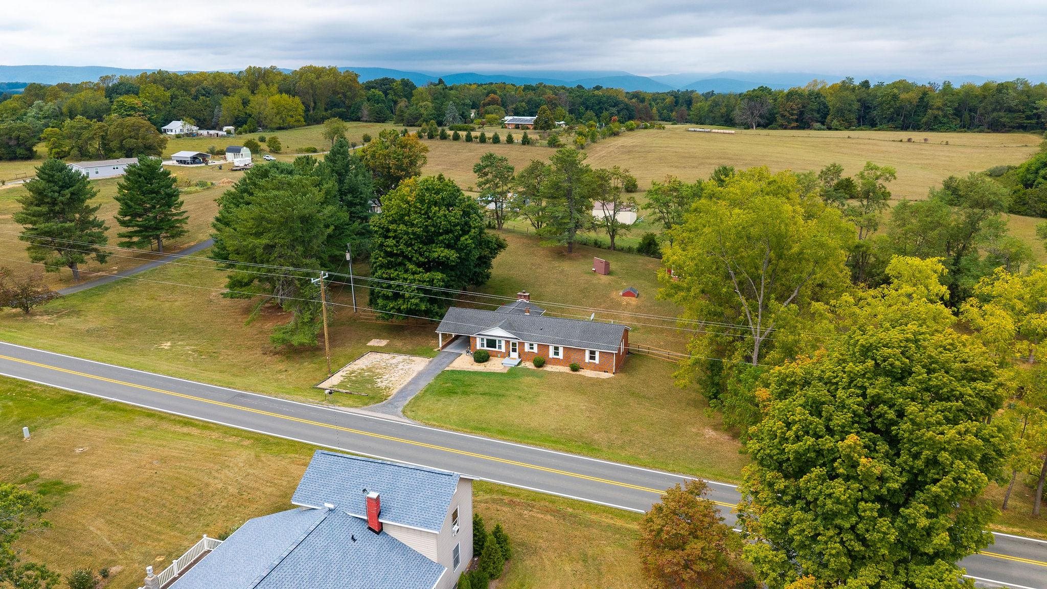 1333 MIDDLEBROOK RD, STAUNTON, Virginia 24401, 3 Bedrooms Bedrooms, ,2 BathroomsBathrooms,Residential,1333 MIDDLEBROOK RD,681886 MLS # 681886 1333 MIDDLEBROOK RD, STAUNTON, Virginia 24401, 3 Bedrooms Bedrooms, ,2 BathroomsBathrooms,Residential,1333 MIDDLEBROOK RD,681886 MLS # 681886