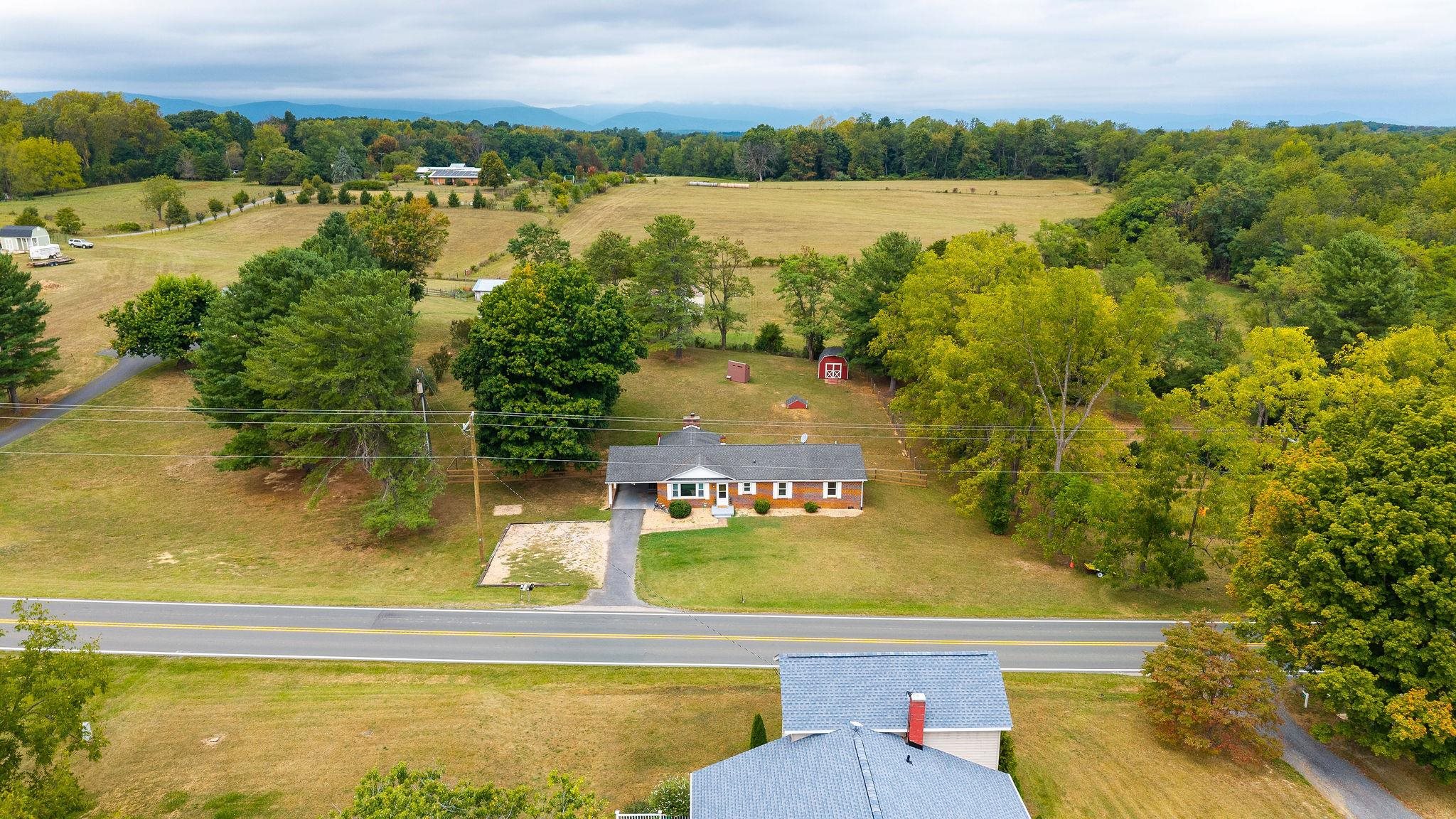 1333 MIDDLEBROOK RD, STAUNTON, Virginia 24401, 3 Bedrooms Bedrooms, ,2 BathroomsBathrooms,Residential,1333 MIDDLEBROOK RD,681886 MLS # 681886 1333 MIDDLEBROOK RD, STAUNTON, Virginia 24401, 3 Bedrooms Bedrooms, ,2 BathroomsBathrooms,Residential,1333 MIDDLEBROOK RD,681886 MLS # 681886