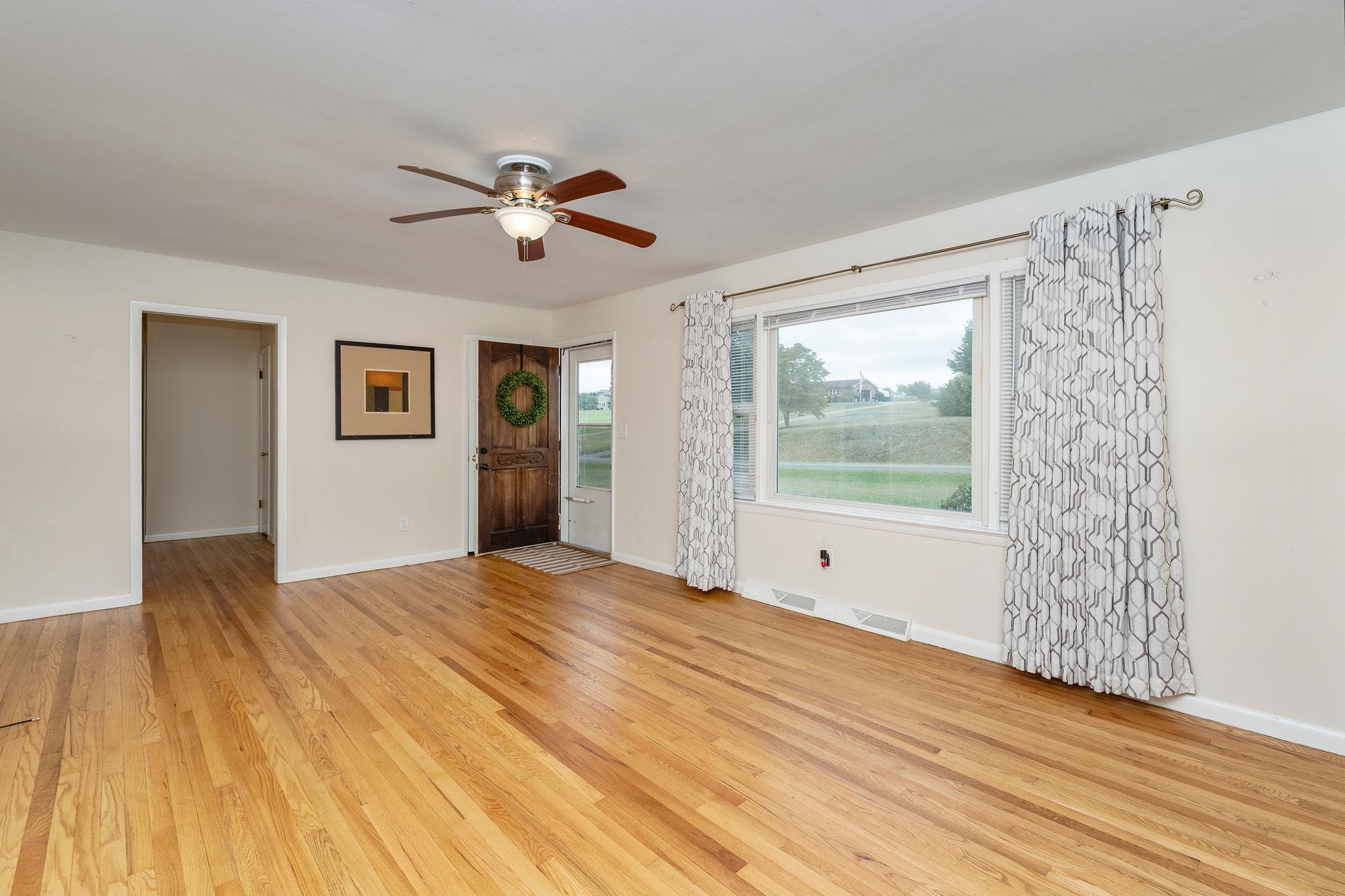 1333 MIDDLEBROOK RD, STAUNTON, Virginia 24401, 3 Bedrooms Bedrooms, ,2 BathroomsBathrooms,Residential,1333 MIDDLEBROOK RD,681886 MLS # 681886 1333 MIDDLEBROOK RD, STAUNTON, Virginia 24401, 3 Bedrooms Bedrooms, ,2 BathroomsBathrooms,Residential,1333 MIDDLEBROOK RD,681886 MLS # 681886