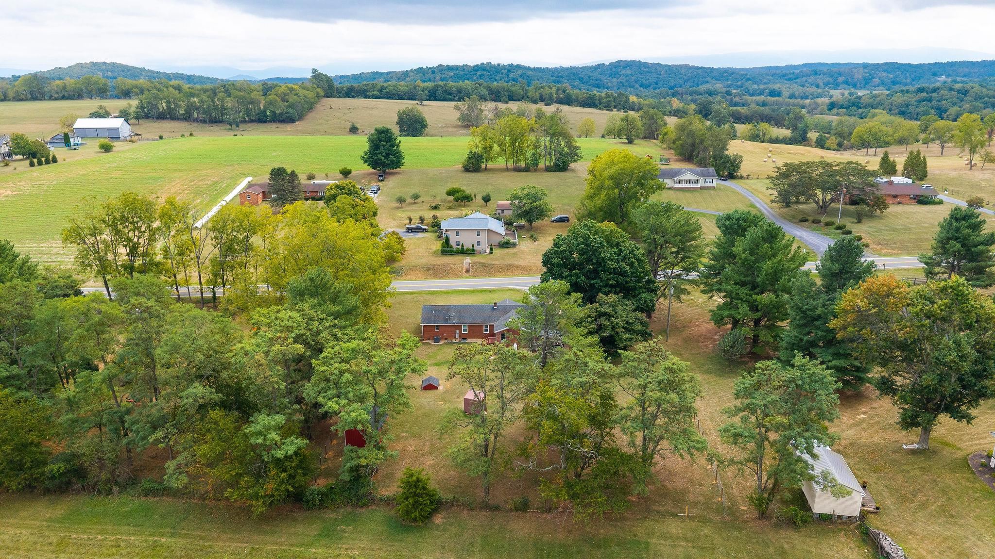 1333 MIDDLEBROOK RD, STAUNTON, Virginia 24401, 3 Bedrooms Bedrooms, ,2 BathroomsBathrooms,Residential,1333 MIDDLEBROOK RD,681886 MLS # 681886 1333 MIDDLEBROOK RD, STAUNTON, Virginia 24401, 3 Bedrooms Bedrooms, ,2 BathroomsBathrooms,Residential,1333 MIDDLEBROOK RD,681886 MLS # 681886
