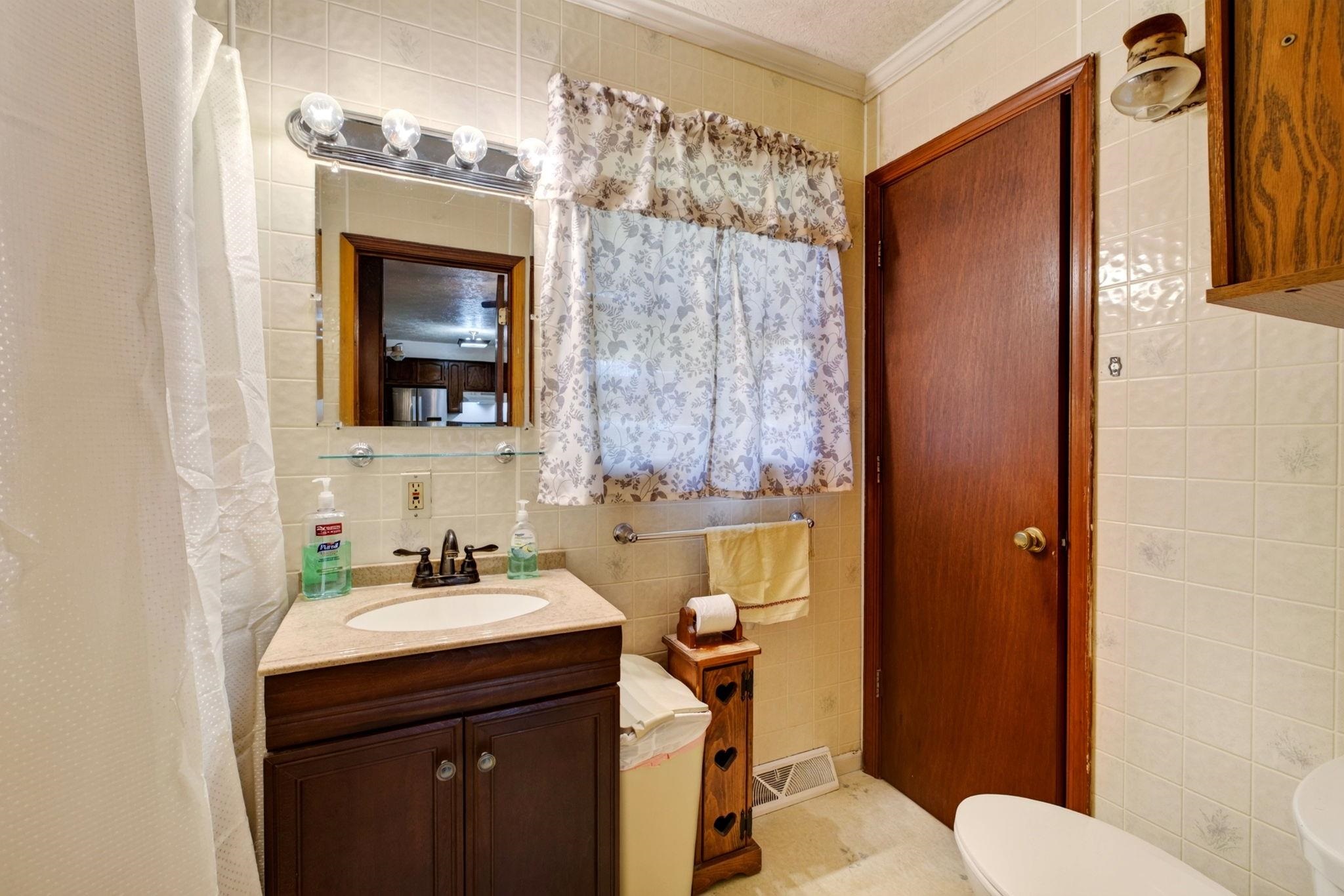7406 MOUNTAIN VALLEY RD, KEEZLETOWN, Virginia 22832, 3 Bedrooms Bedrooms, ,1 BathroomBathrooms,Residential,7406 MOUNTAIN VALLEY RD,681889 MLS # 681889 7406 MOUNTAIN VALLEY RD, KEEZLETOWN, Virginia 22832, 3 Bedrooms Bedrooms, ,1 BathroomBathrooms,Residential,7406 MOUNTAIN VALLEY RD,681889 MLS # 681889