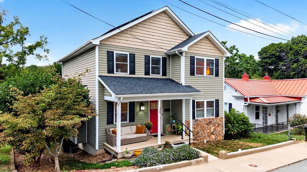26 LAKE AVE, STAUNTON, Virginia 22980, 4 Bedrooms Bedrooms, ,3 BathroomsBathrooms,Residential,26 LAKE AVE,681892 MLS # 681892 26 LAKE AVE, STAUNTON, Virginia 22980, 4 Bedrooms Bedrooms, ,3 BathroomsBathrooms,Residential,26 LAKE AVE,681892 MLS # 681892