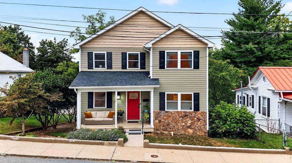 26 LAKE AVE, STAUNTON, Virginia 22980, 4 Bedrooms Bedrooms, ,3 BathroomsBathrooms,Residential,26 LAKE AVE,681892 MLS # 681892 26 LAKE AVE, STAUNTON, Virginia 22980, 4 Bedrooms Bedrooms, ,3 BathroomsBathrooms,Residential,26 LAKE AVE,681892 MLS # 681892