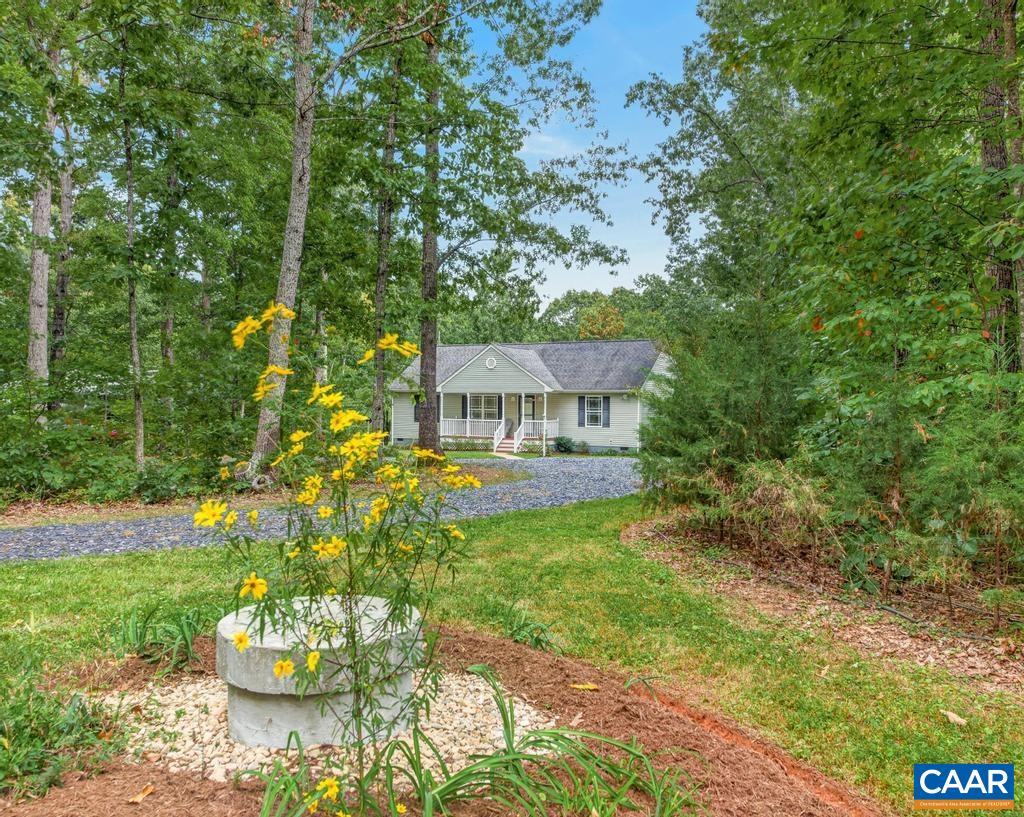 368 HUMMINGBIRD RD, SCOTTSVILLE, Virginia 24590, 3 Bedrooms Bedrooms, ,2 BathroomsBathrooms,Residential,368 HUMMINGBIRD RD,681903 MLS # 681903 368 HUMMINGBIRD RD, SCOTTSVILLE, Virginia 24590, 3 Bedrooms Bedrooms, ,2 BathroomsBathrooms,Residential,368 HUMMINGBIRD RD,681903 MLS # 681903