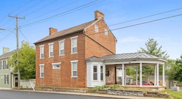 242 S MAIN ST, MOUNT CRAWFORD, Virginia 22841, ,Residential,242 S MAIN ST,681909 MLS # 681909