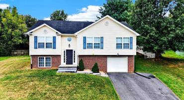 650 EDWARDIAN LN, WAYNESBORO, Virginia 22980, 4 Bedrooms Bedrooms, ,2 BathroomsBathrooms,Residential,650 EDWARDIAN LN,681274 MLS # 681274