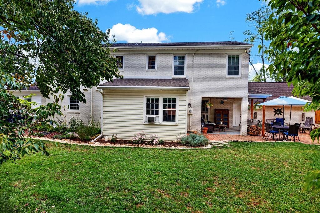 1817 CHEROKEE RD, WAYNESBORO, Virginia 22980, 4 Bedrooms Bedrooms, ,2 BathroomsBathrooms,Residential,1817 CHEROKEE RD,681905 MLS # 681905