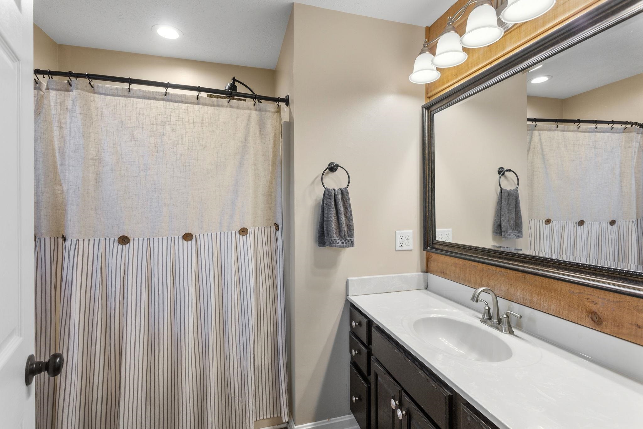 215 GREEN HILLS LN, NEW MARKET, Virginia 22844, 4 Bedrooms Bedrooms, ,2 BathroomsBathrooms,Residential,Hummingbird Hill,215 GREEN HILLS LN,681906 MLS # 681906