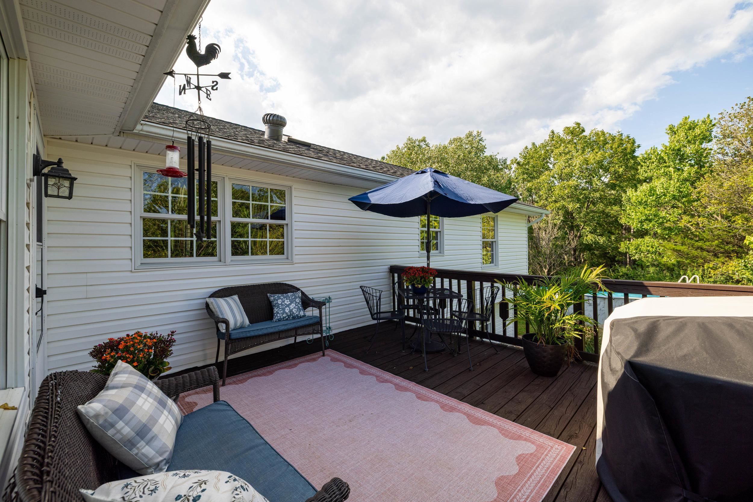 with access to Den/Sunroom.