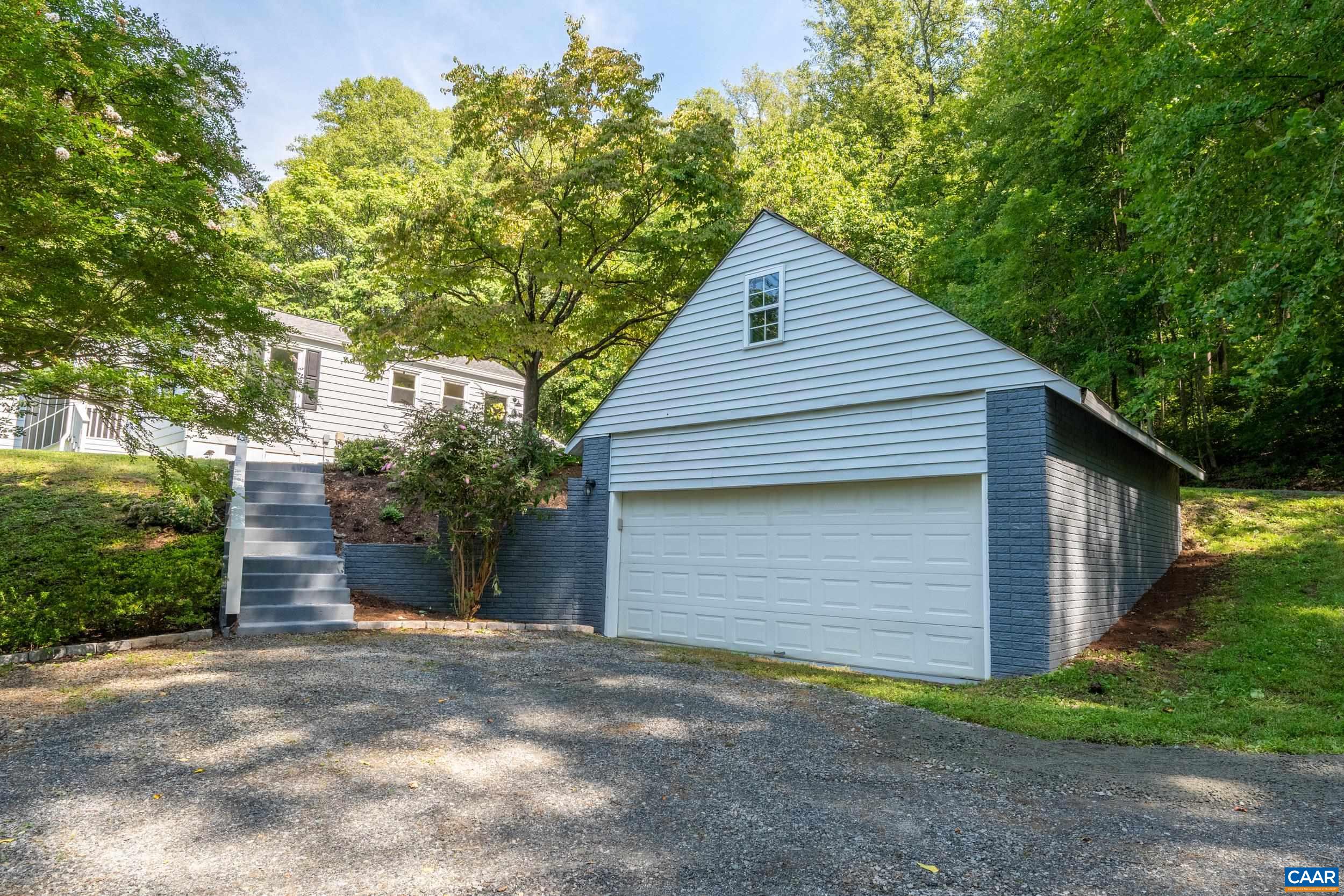 2073 ARROWHEAD VALLEY RD, CHARLOTTESVILLE, Virginia 22903, 2 Bedrooms Bedrooms, ,2 BathroomsBathrooms,Residential,2073 ARROWHEAD VALLEY RD,681915 MLS # 681915 2073 ARROWHEAD VALLEY RD, CHARLOTTESVILLE, Virginia 22903, 2 Bedrooms Bedrooms, ,2 BathroomsBathrooms,Residential,2073 ARROWHEAD VALLEY RD,681915 MLS # 681915