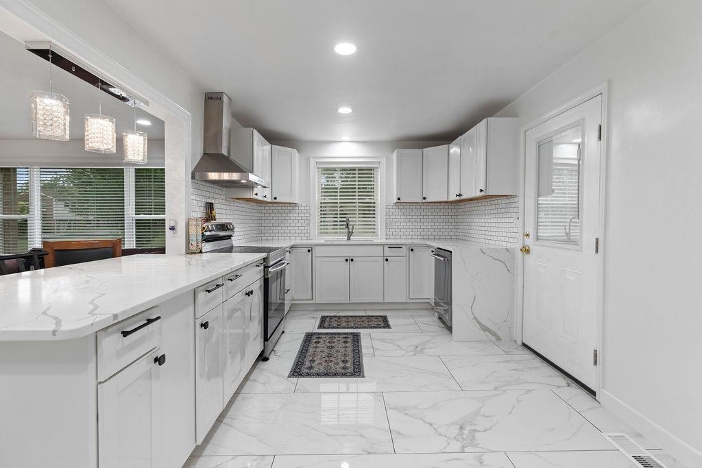82 PLEASANT HILL RD, HARRISONBURG, Virginia 22801, 3 Bedrooms Bedrooms, ,1 BathroomBathrooms,Residential,82 PLEASANT HILL RD,681918 MLS # 681918 82 PLEASANT HILL RD, HARRISONBURG, Virginia 22801, 3 Bedrooms Bedrooms, ,1 BathroomBathrooms,Residential,82 PLEASANT HILL RD,681918 MLS # 681918