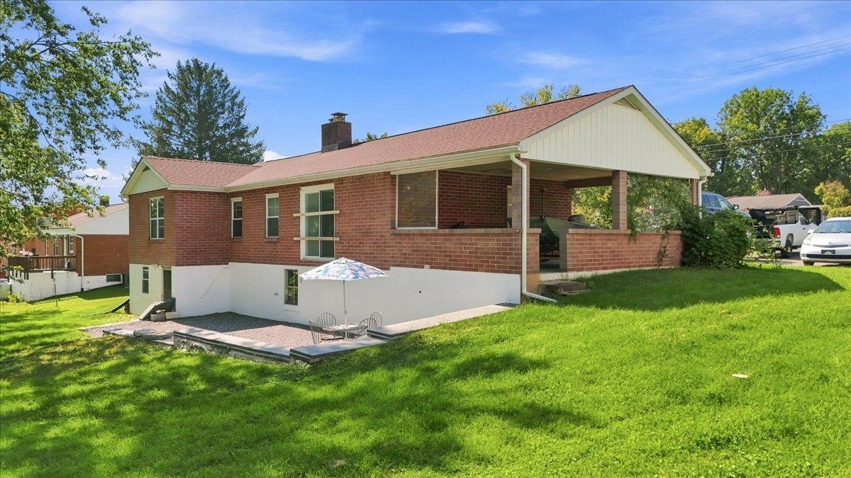 82 PLEASANT HILL RD, HARRISONBURG, Virginia 22801, 3 Bedrooms Bedrooms, ,1 BathroomBathrooms,Residential,82 PLEASANT HILL RD,681918 MLS # 681918 82 PLEASANT HILL RD, HARRISONBURG, Virginia 22801, 3 Bedrooms Bedrooms, ,1 BathroomBathrooms,Residential,82 PLEASANT HILL RD,681918 MLS # 681918