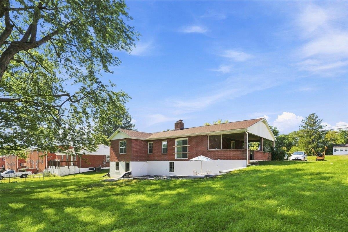82 PLEASANT HILL RD, HARRISONBURG, Virginia 22801, 3 Bedrooms Bedrooms, ,1 BathroomBathrooms,Residential,82 PLEASANT HILL RD,681918 MLS # 681918 82 PLEASANT HILL RD, HARRISONBURG, Virginia 22801, 3 Bedrooms Bedrooms, ,1 BathroomBathrooms,Residential,82 PLEASANT HILL RD,681918 MLS # 681918