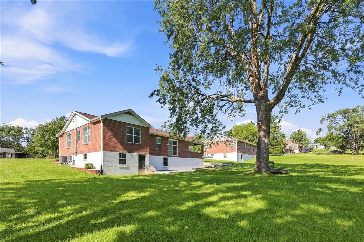 82 PLEASANT HILL RD, HARRISONBURG, Virginia 22801, 3 Bedrooms Bedrooms, ,1 BathroomBathrooms,Residential,82 PLEASANT HILL RD,681918 MLS # 681918 82 PLEASANT HILL RD, HARRISONBURG, Virginia 22801, 3 Bedrooms Bedrooms, ,1 BathroomBathrooms,Residential,82 PLEASANT HILL RD,681918 MLS # 681918