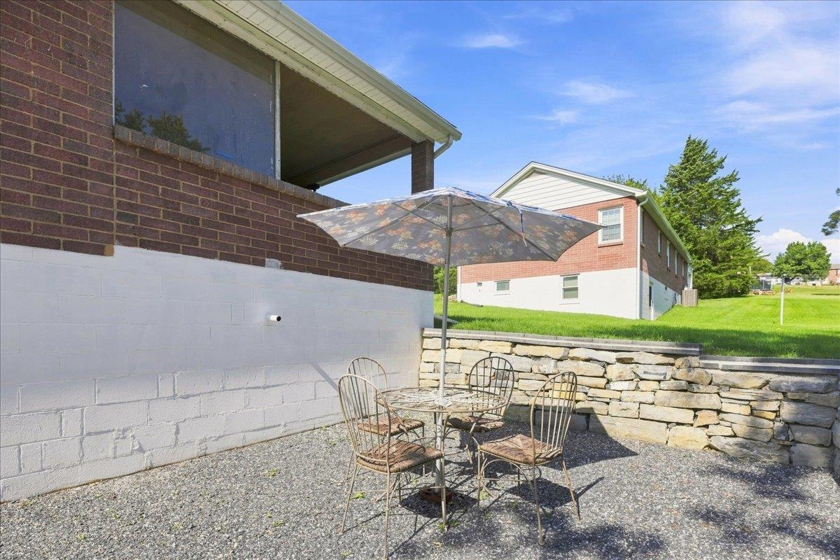 82 PLEASANT HILL RD, HARRISONBURG, Virginia 22801, 3 Bedrooms Bedrooms, ,1 BathroomBathrooms,Residential,82 PLEASANT HILL RD,681918 MLS # 681918 82 PLEASANT HILL RD, HARRISONBURG, Virginia 22801, 3 Bedrooms Bedrooms, ,1 BathroomBathrooms,Residential,82 PLEASANT HILL RD,681918 MLS # 681918