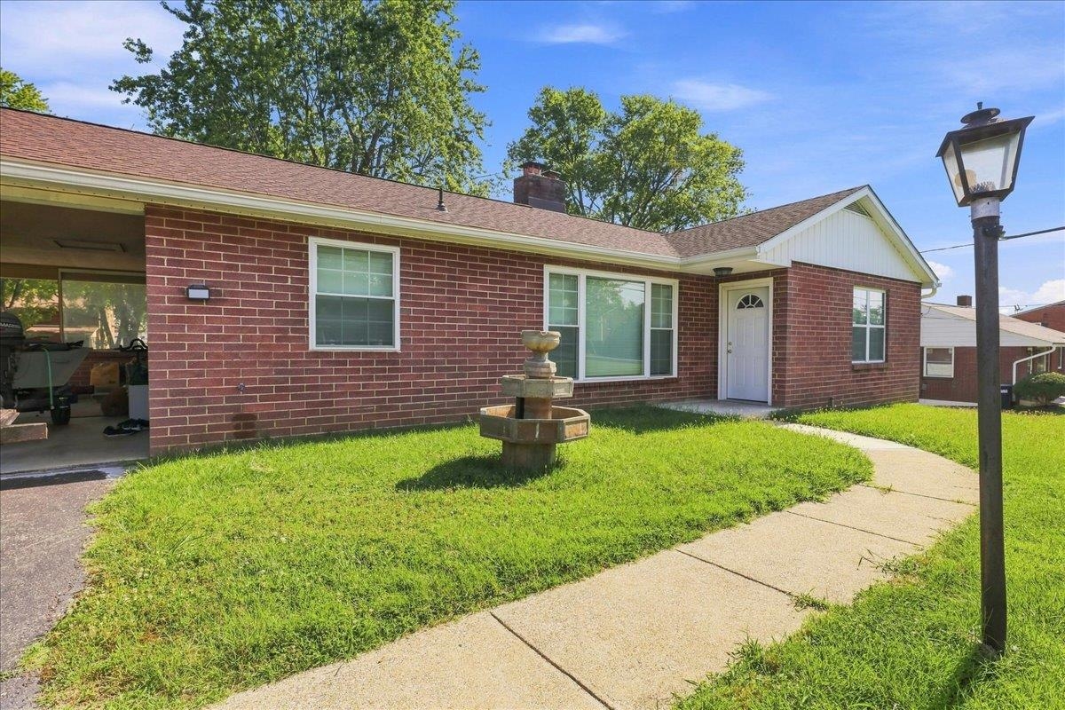 82 PLEASANT HILL RD, HARRISONBURG, Virginia 22801, 3 Bedrooms Bedrooms, ,1 BathroomBathrooms,Residential,82 PLEASANT HILL RD,681918 MLS # 681918 82 PLEASANT HILL RD, HARRISONBURG, Virginia 22801, 3 Bedrooms Bedrooms, ,1 BathroomBathrooms,Residential,82 PLEASANT HILL RD,681918 MLS # 681918