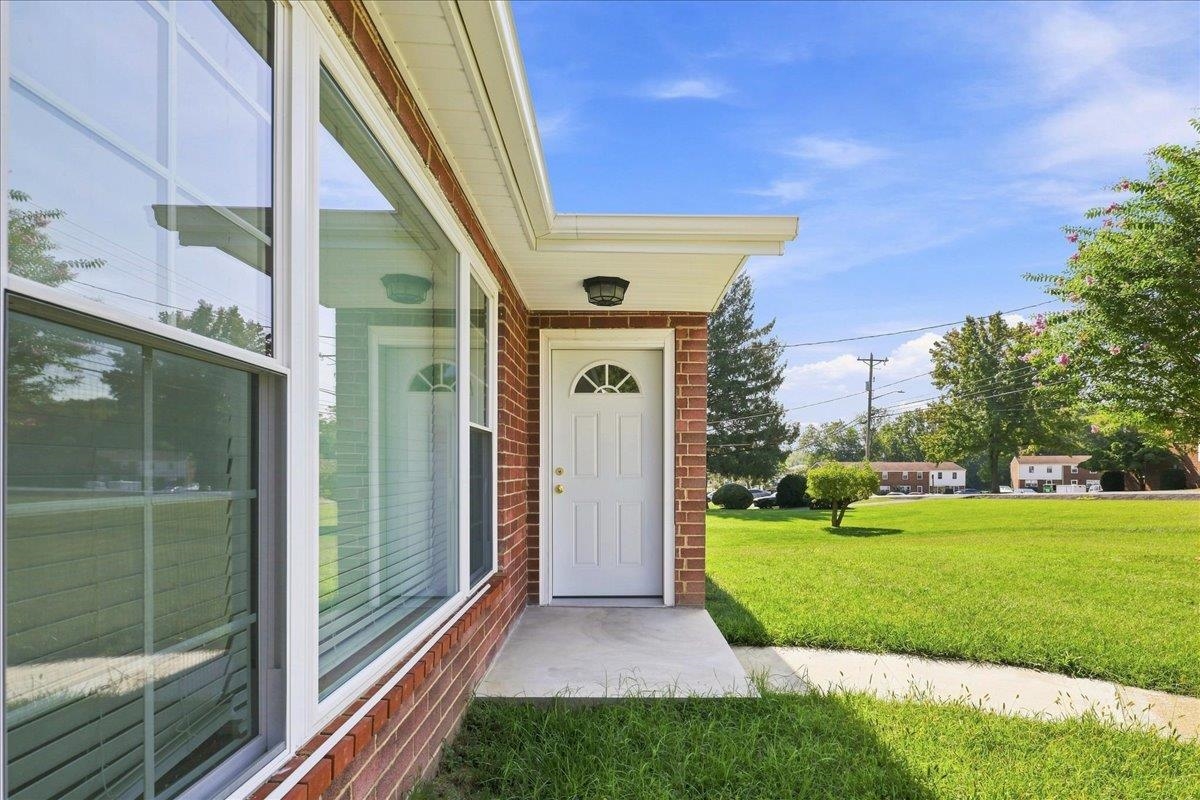 82 PLEASANT HILL RD, HARRISONBURG, Virginia 22801, 3 Bedrooms Bedrooms, ,1 BathroomBathrooms,Residential,82 PLEASANT HILL RD,681918 MLS # 681918 82 PLEASANT HILL RD, HARRISONBURG, Virginia 22801, 3 Bedrooms Bedrooms, ,1 BathroomBathrooms,Residential,82 PLEASANT HILL RD,681918 MLS # 681918