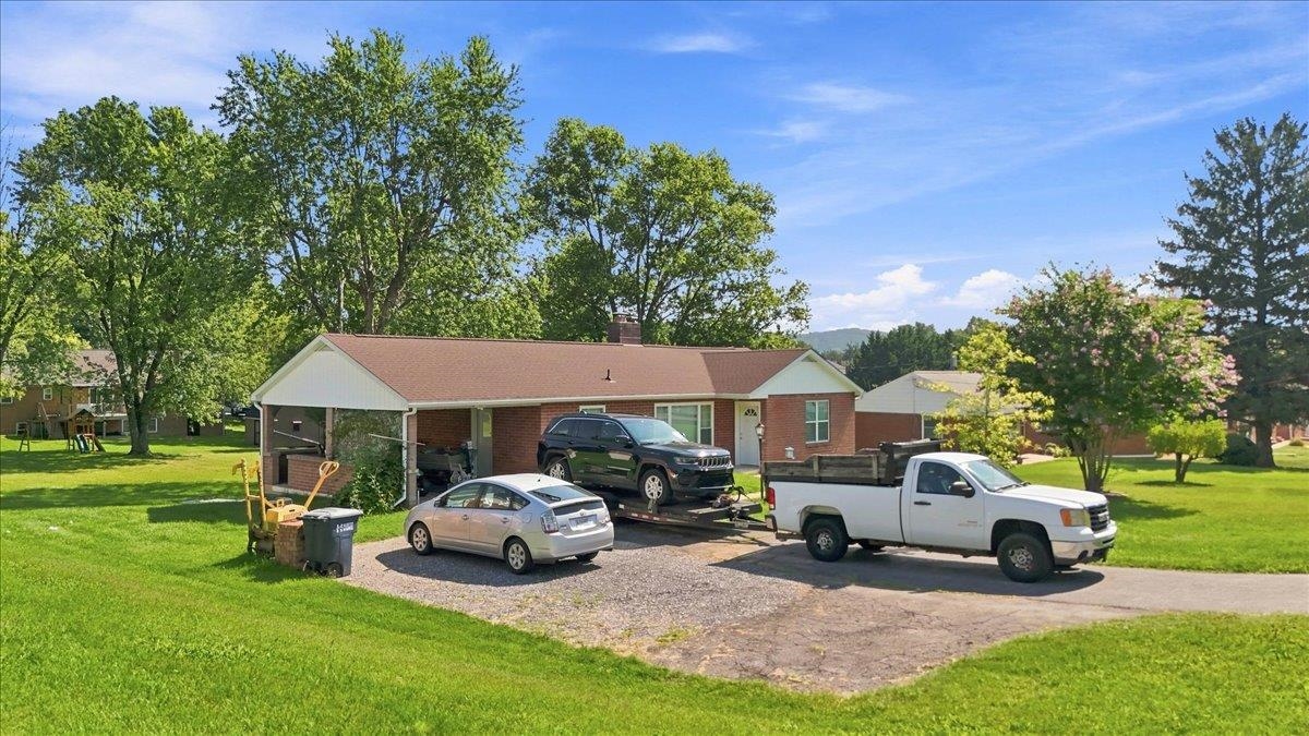 82 PLEASANT HILL RD, HARRISONBURG, Virginia 22801, 3 Bedrooms Bedrooms, ,1 BathroomBathrooms,Residential,82 PLEASANT HILL RD,681918 MLS # 681918 82 PLEASANT HILL RD, HARRISONBURG, Virginia 22801, 3 Bedrooms Bedrooms, ,1 BathroomBathrooms,Residential,82 PLEASANT HILL RD,681918 MLS # 681918